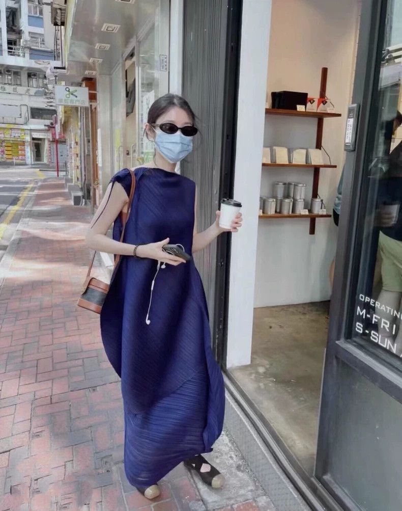 Issey Miyake Issey Miyake size:5 Navy blue irregular-shaped dress Size XS / US 0-2 / IT 36-38 - 1 Thumbnail