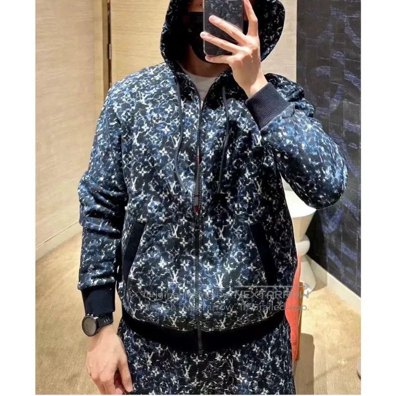 Louis Vuitton Louis Vuitton Full logo zipper jacket Size US XXL / EU 58 / 5 - 6 Thumbnail