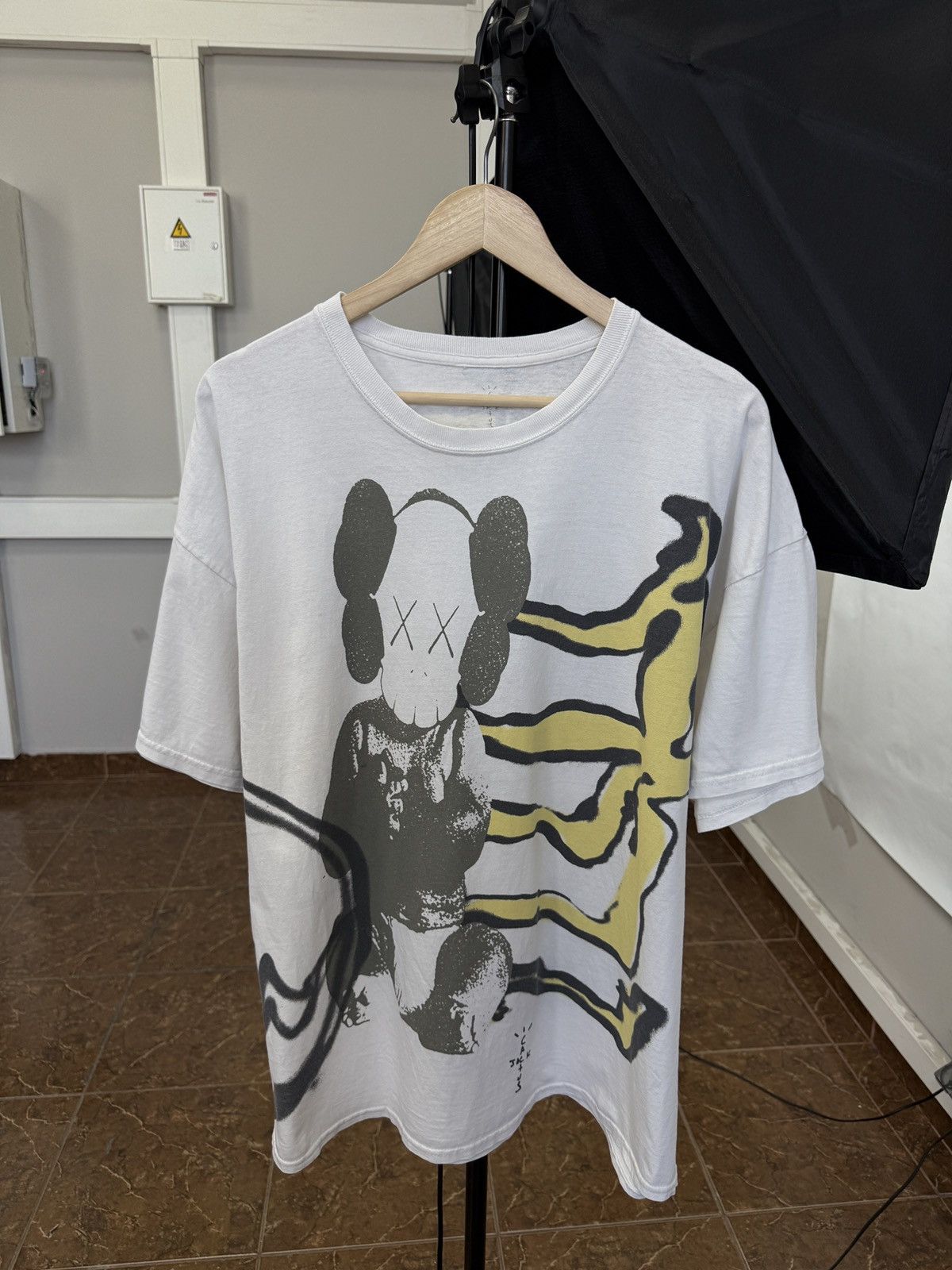 Fragment Design × Kaws × Original Fake KAWS x fragment naked women