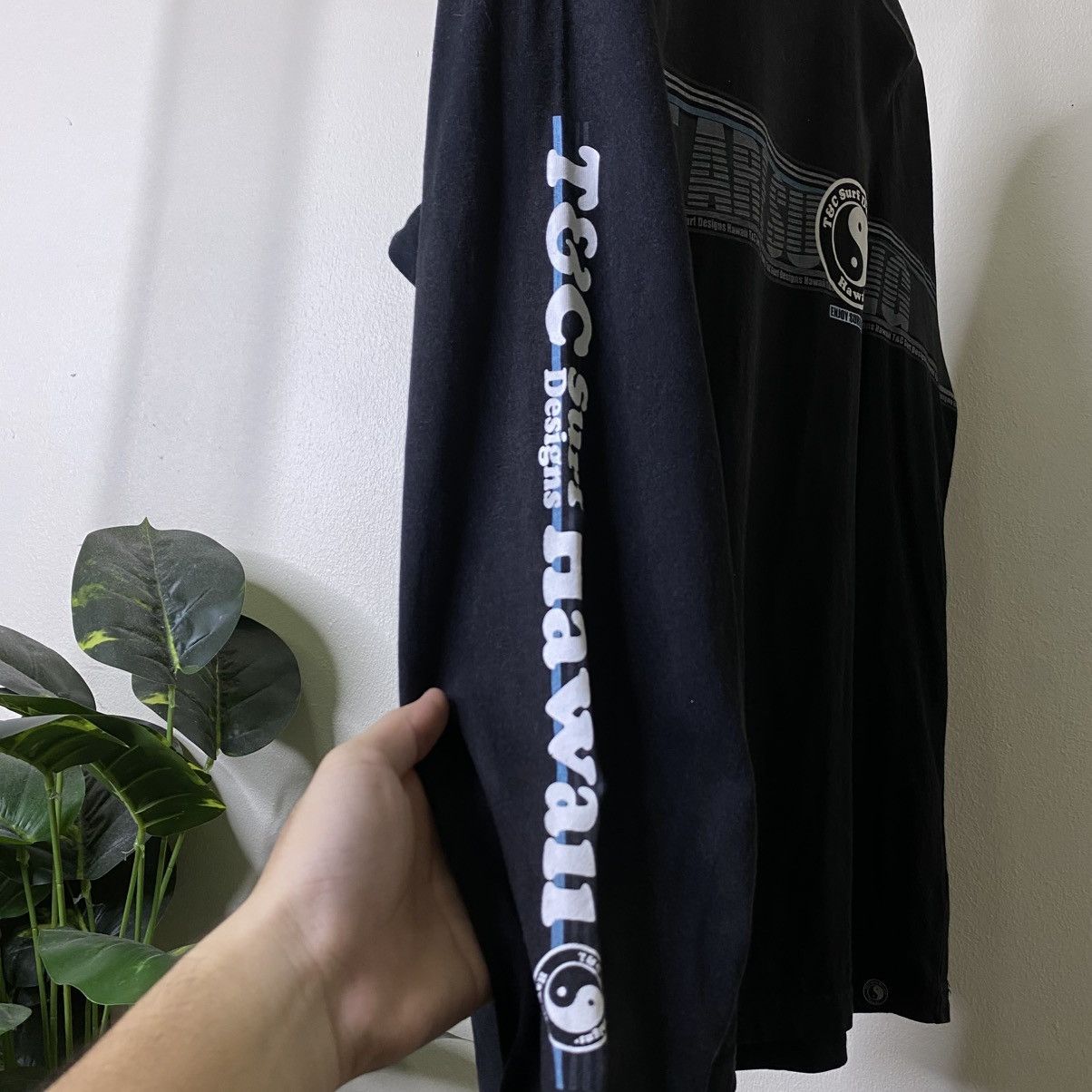 Vintage Vintage Y2K T&C Ying Yang Big Logo Surf LS Tee Size US XL / EU 56 / 4 - 9 Thumbnail