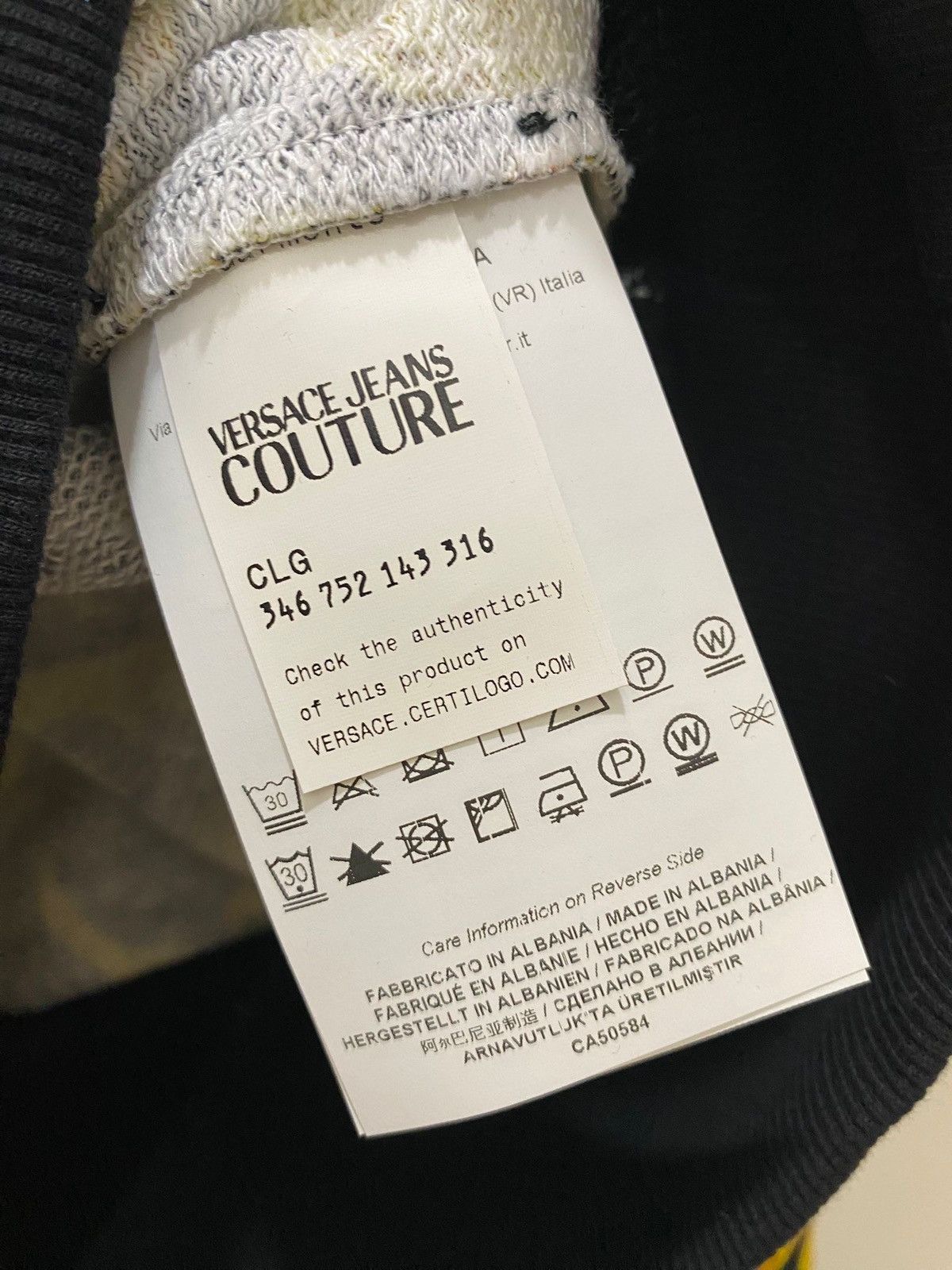 Versace Jeans Couture Versace Jeans Culture Sweatshirt Print Sketch Couture size M Size US M / EU 48-50 / 2 - 9 Thumbnail