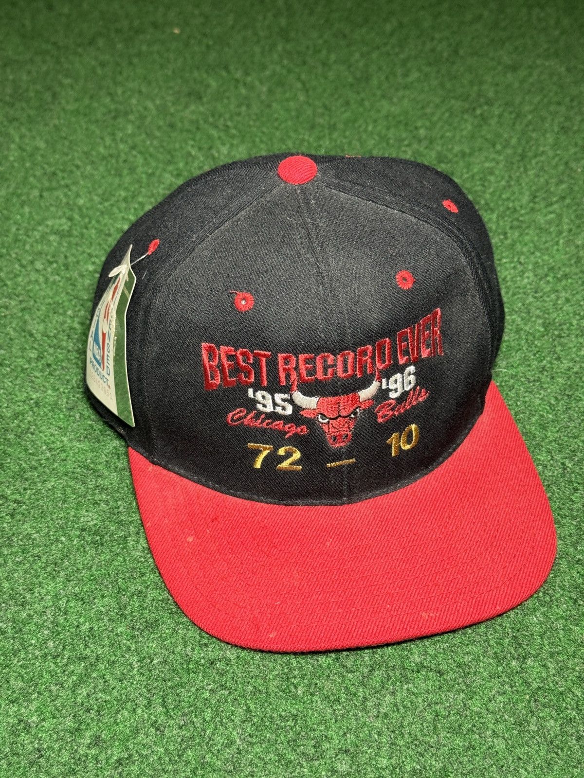 Vintage Vintage Chicago Bulls Record 90s NBA Jordan Snapback Hat Size ONE SIZE - 1 Thumbnail