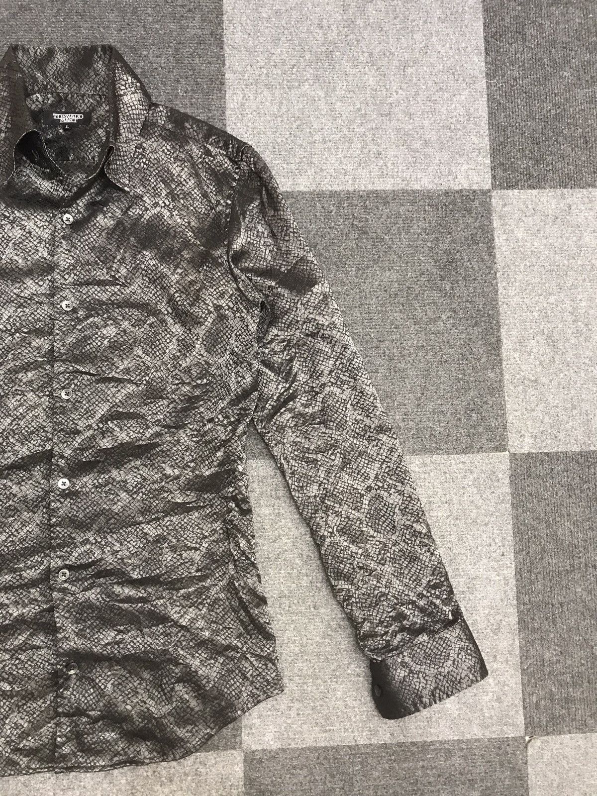 Japanese Brand TORNADO MART Metallic Snakeskin Skinny Fit Shirt Size L / US 10 / IT 46 - 4 Thumbnail