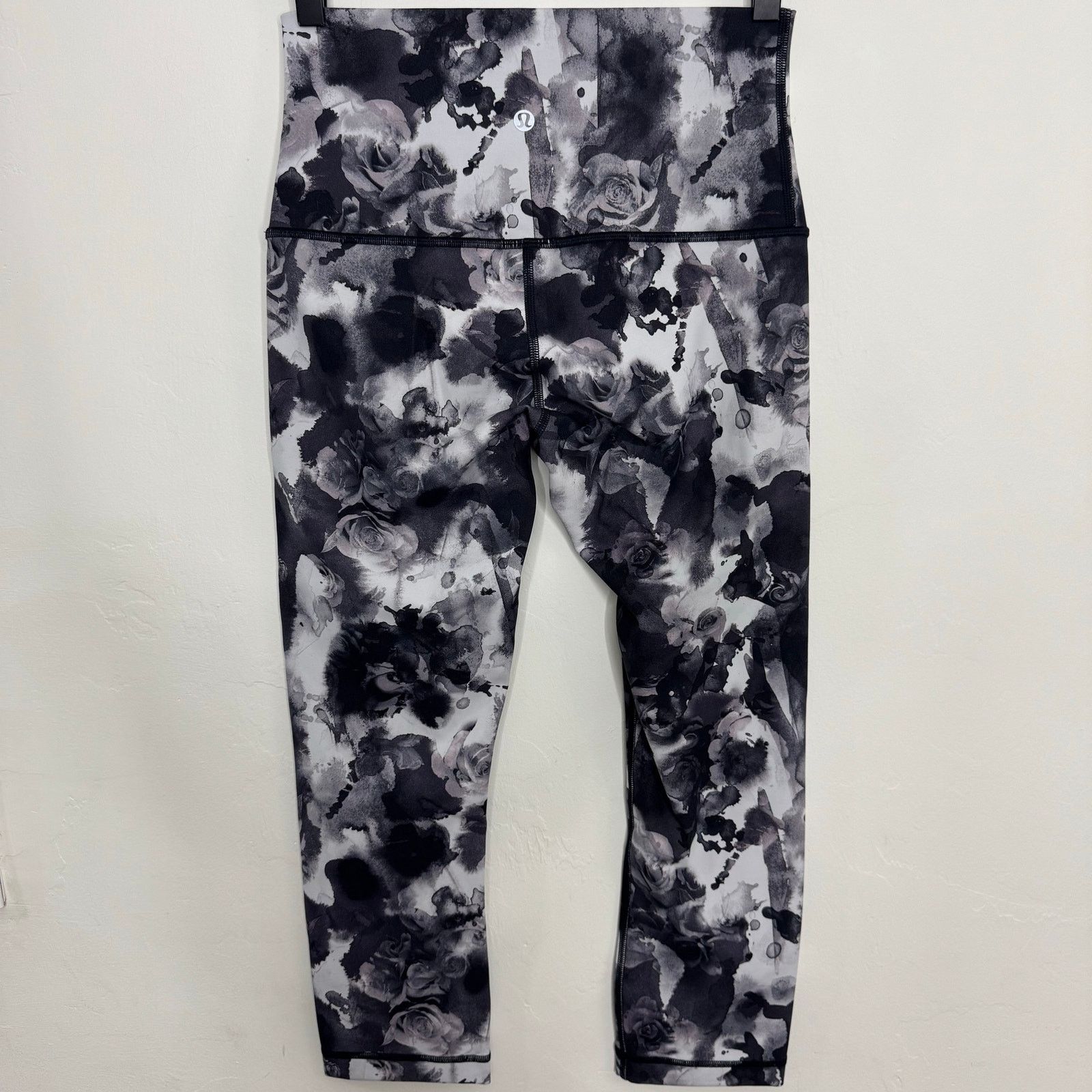 Lululemon Lululemon Wunder Under Crop Hi-Rise Obscurred Black Dusty Ma Size 28" / US 6 / IT 42 - 6 Thumbnail