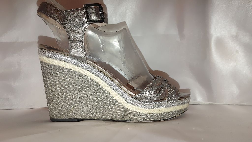 Vince Camuto Vince Camuto Tadeta Metallic Pewter Wedge Sandal Size 9M Size US 9 / IT 39 - 2 Thumbnail