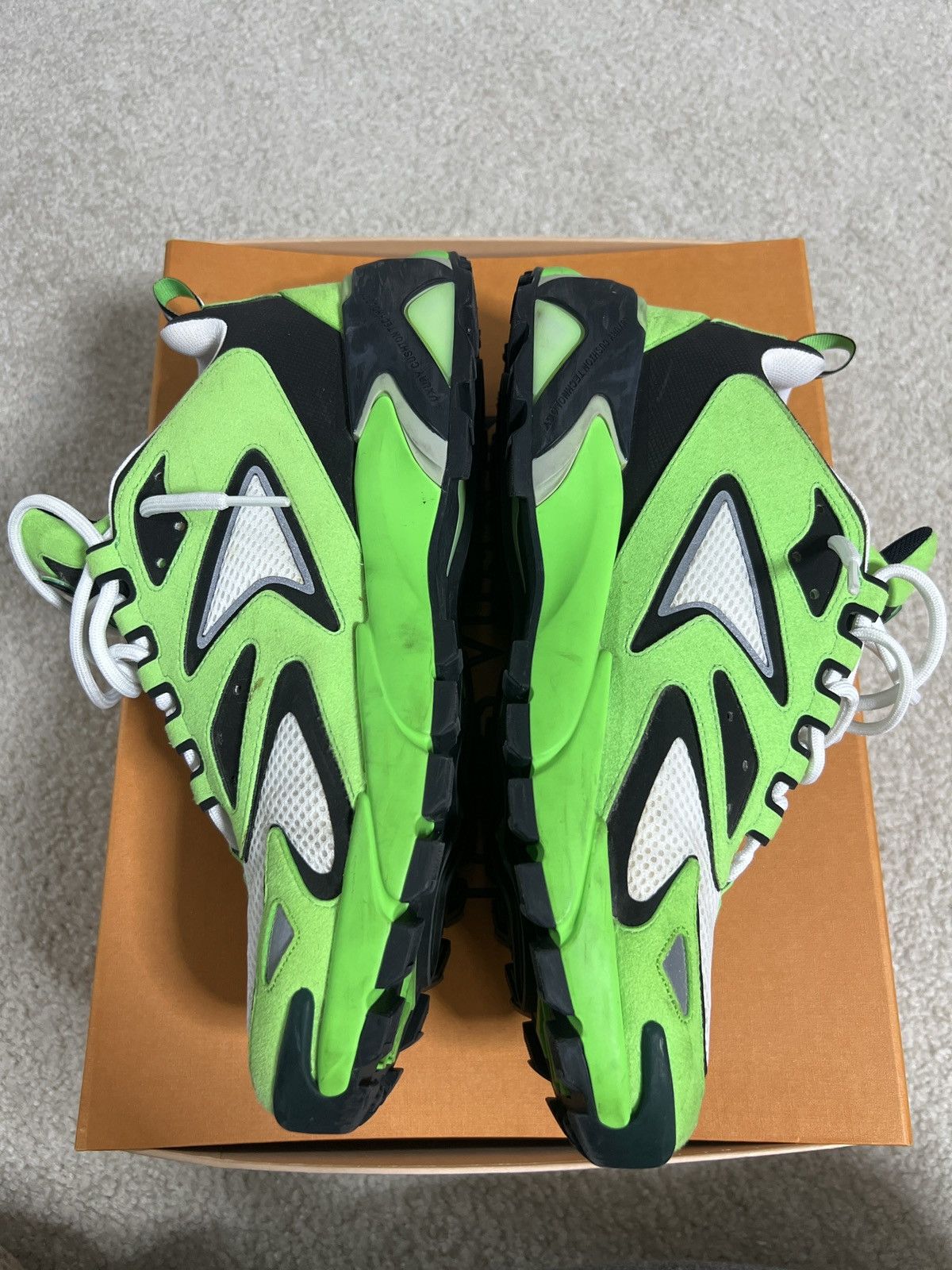 Louis Vuitton Louis Vuitton Runner Tatic Size US 9 / EU 42 - 6 Thumbnail
