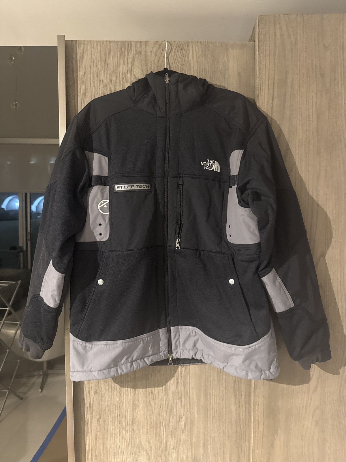 The North Face Vintage North Face Steep Tech Hooded Jacket Size US L / EU 52-54 / 3 - 2 Thumbnail
