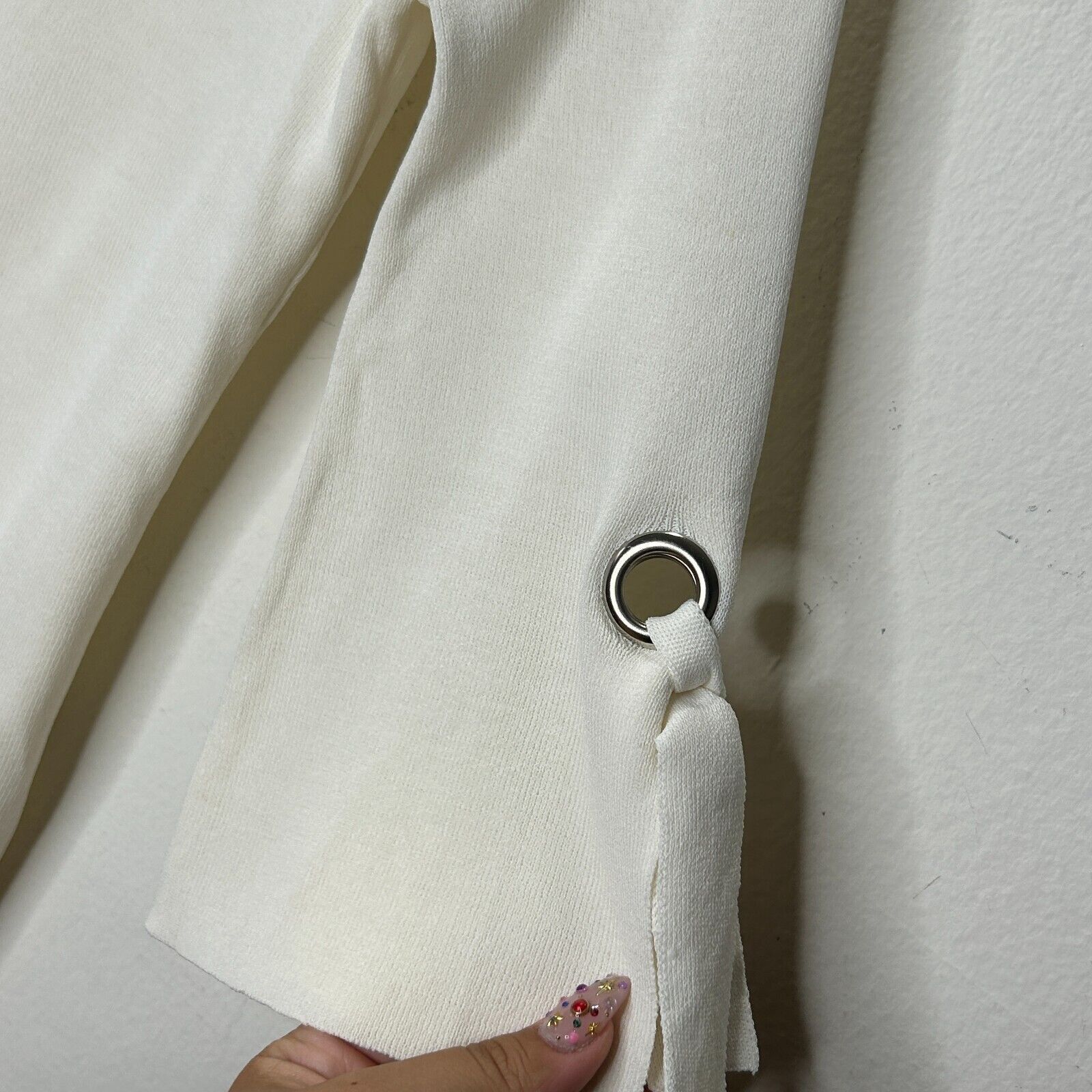 Other NWT Olivia Warren Off-White 3/4 Grommet Tie-Sleeve Sweater S Size S / US 4 / IT 40 - 2 Thumbnail