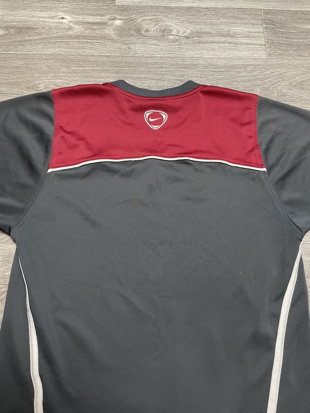 Nike Vintage 00s Nike Center Swoosh Total 90 Dri-Fit T-Shirt Size US S / EU 44-46 / 1 - 15 Thumbnail