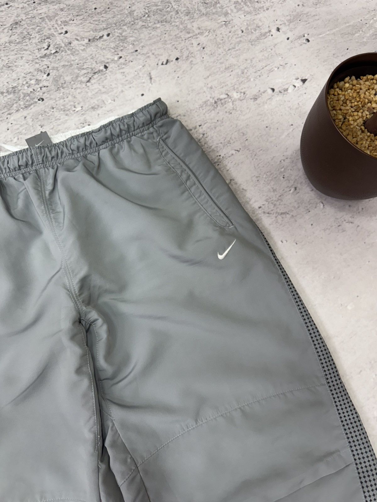 Nike × Vintage NIKE NYLON VINTAGE Y2K OVERSIZE BAGGY FIT PANTS SWEATPANTS Size US 32 / EU 48 - 7 Thumbnail