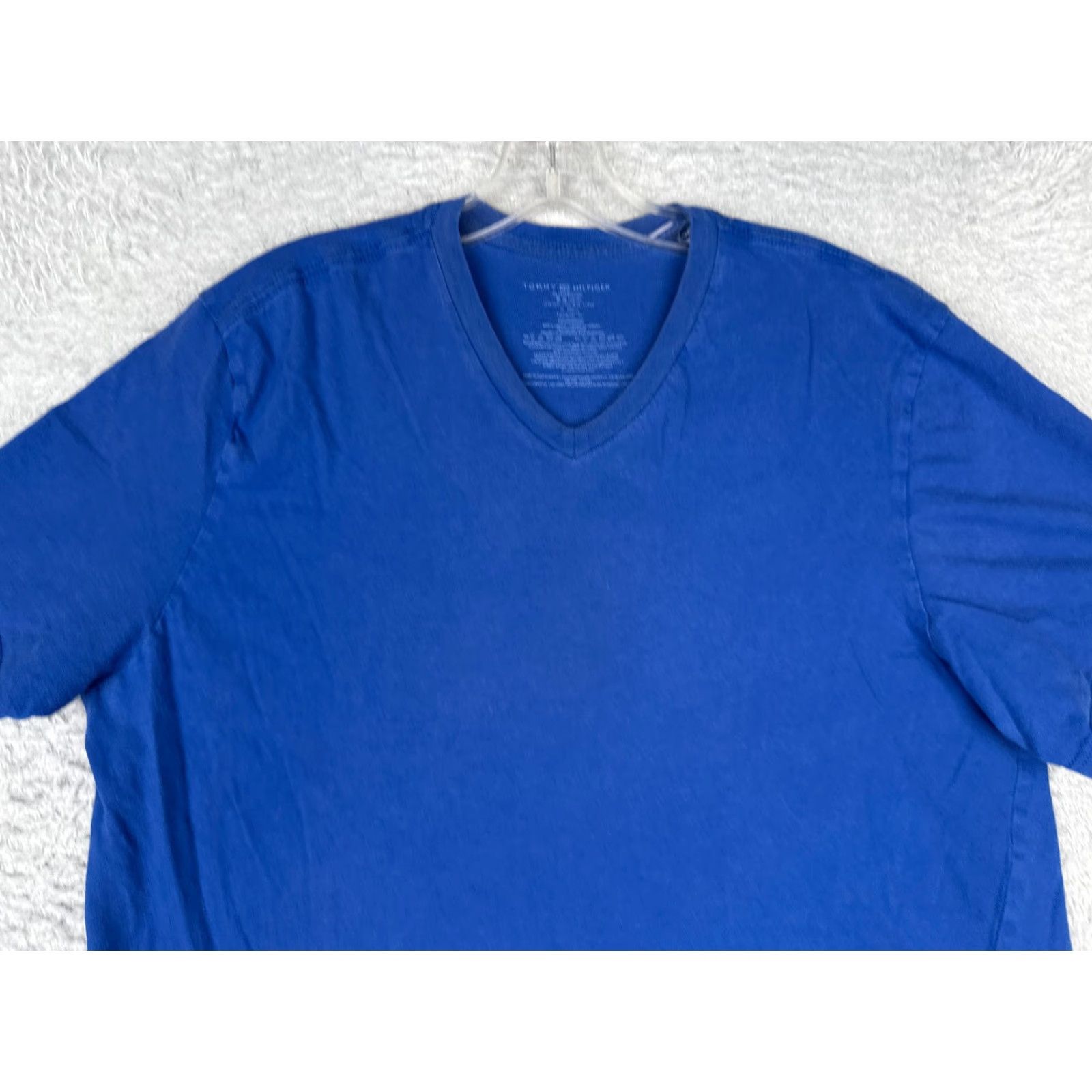 Tommy Hilfiger Tommy Hilfiger Shirt Adult XL Blue V-Neck 100% Cotton Short Sleeve Embroidered Logo Mens Size US XL / EU 56 / 4 - 4 Thumbnail