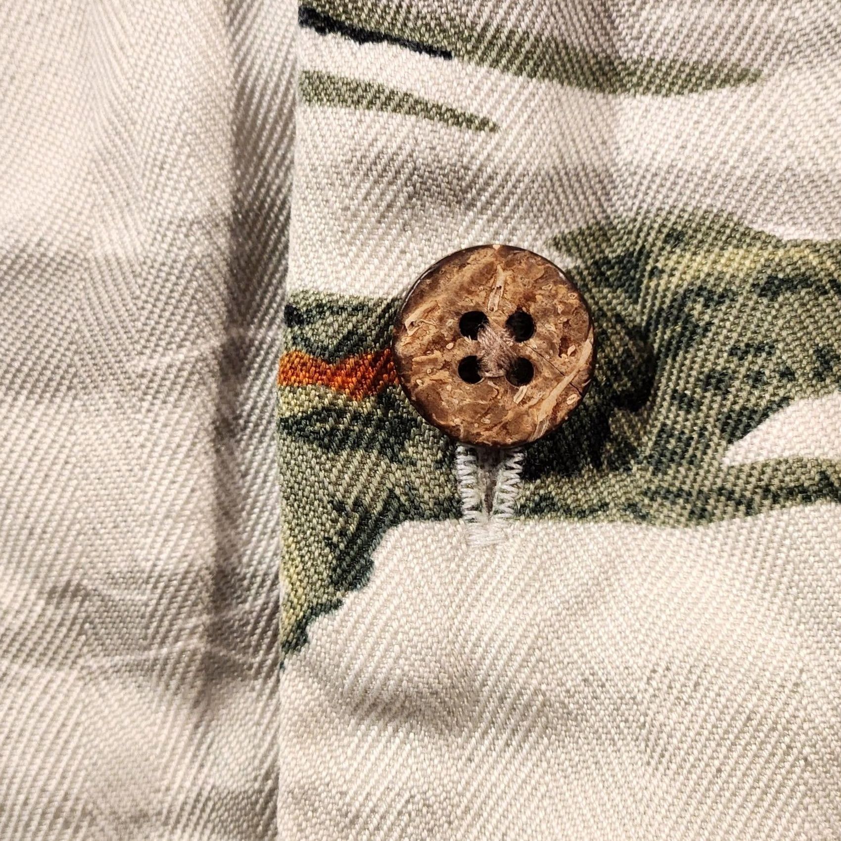 Tommy Bahama VINTAGE Tommy Bahama Shirt Mens XL Beige Silk Hawaiian Camp Tropical Floral Shirt Size US XL / EU 56 / 4 - 3 Thumbnail
