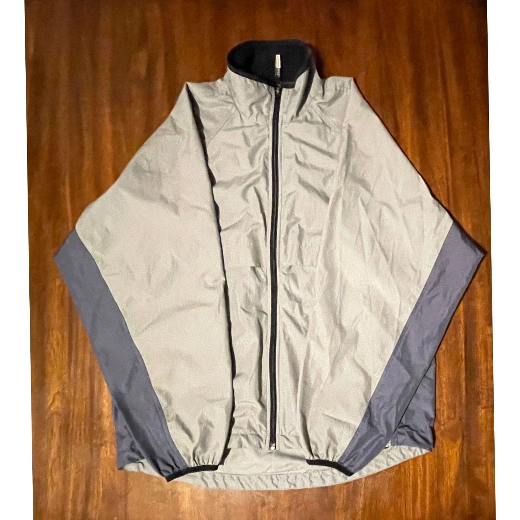 Vintage IllumiNITE Mens Jacket Windbreaker Run Reflective Lightweight Gray L Zip Outer Shell Polyester Breathable All Seasons Sports Activewear jackets) Size US L / EU 52-54 / 3 - 4 Thumbnail