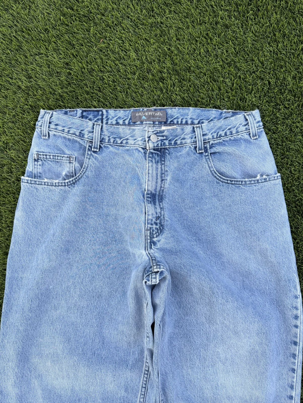 Levi's Vintage y2k paper tag baggy Silvertab Levi's jeans size 36 Size US 36 / EU 52 - 2 Thumbnail