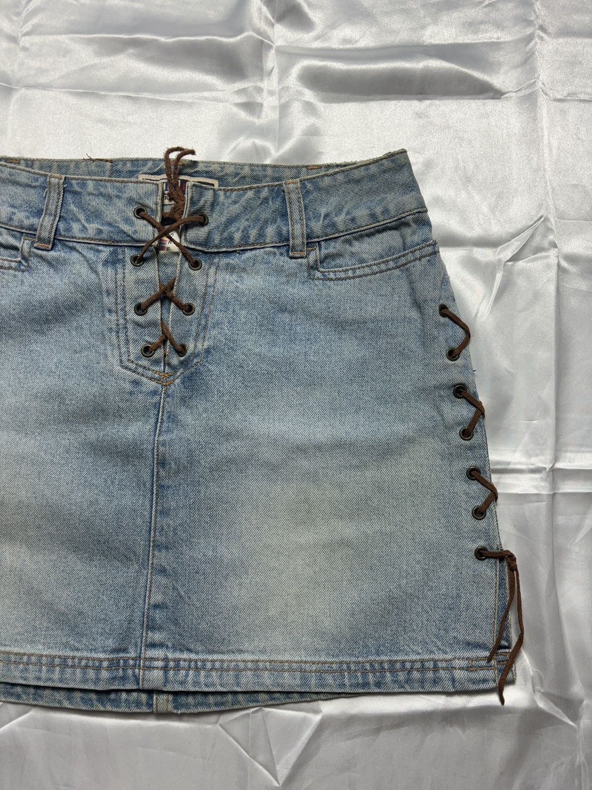 Japanese Brand × Vintage Lace up faded vintage denim mini skirt Size 27" / US 4 / IT 40 - 8 Thumbnail