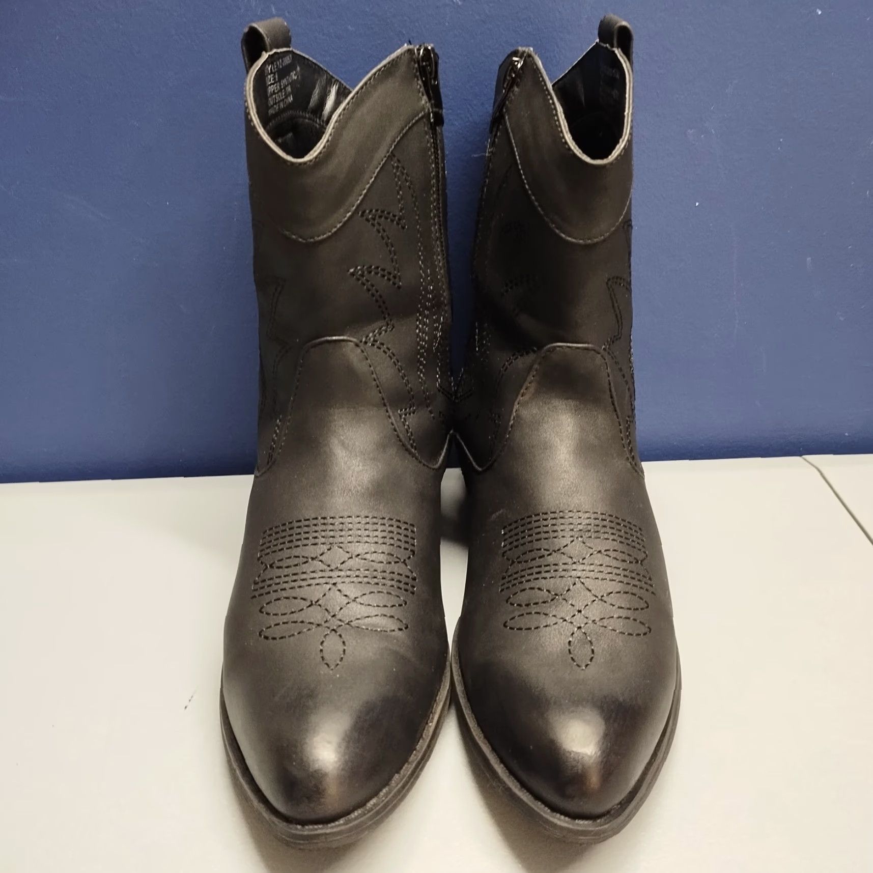 Vintage PEPPEP Western Ankle Boots Womens Size 8 Black Pointed Toe Side Zipper Block Heel - Womens - Size 8 - Black - Western - Casual - Fall Winter Size US 8 / IT 38 - 2 Thumbnail