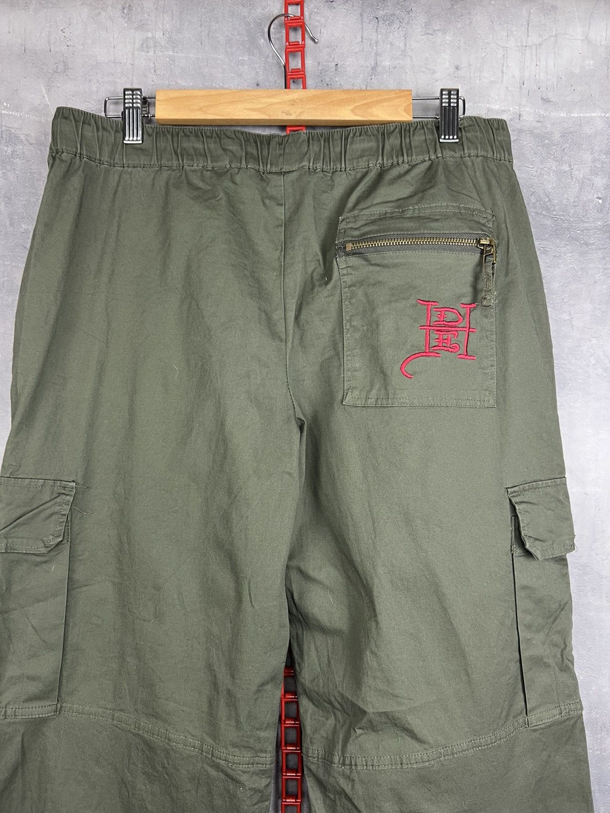 Ed Hardy ED HARDY TRUE TO MY LOVE CARGO PANTS SIZE L Size 33" - 11 Thumbnail