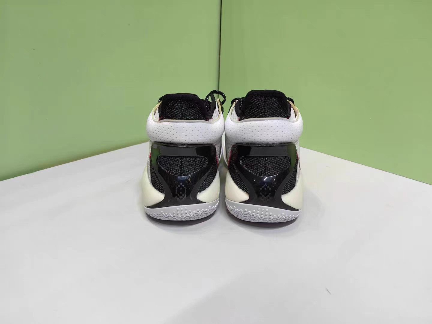 Li-Ning Li-Ning Sonic 9 Basketball Shoes K15 Size US 11 / EU 44 - 4 Thumbnail