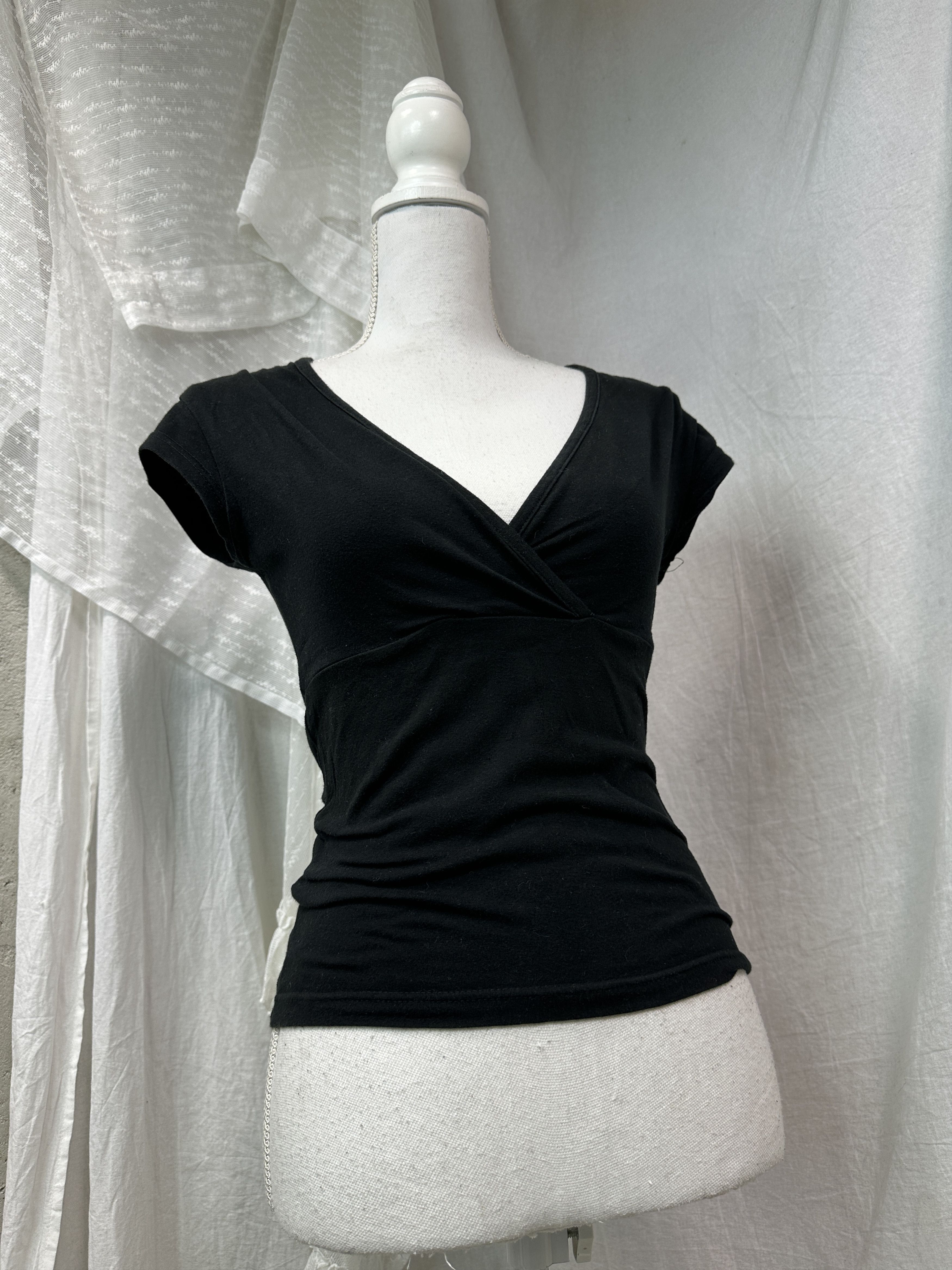Vintage Vintage Avant Garde Grunge Opium Fitted T-shirt 00s Size L / US 10 / IT 46 - 1 Thumbnail