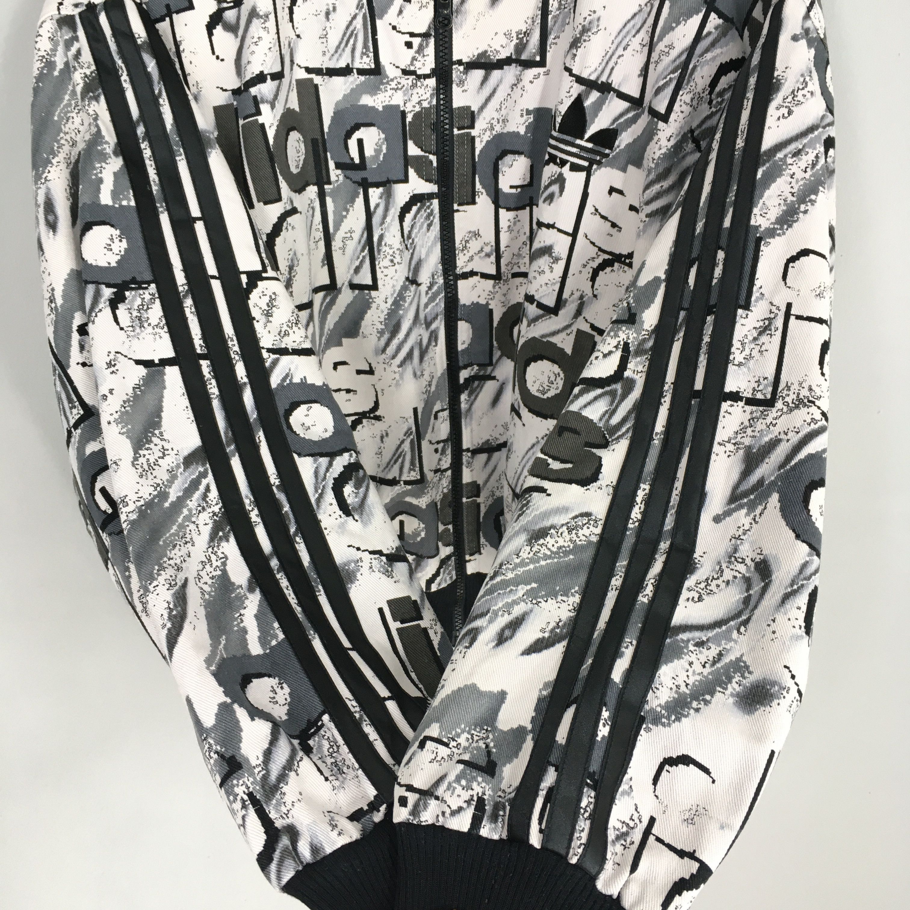 Adidas Vintage Adidas Trefoil Overprint Jacket Warmer Large Size US L / EU 52-54 / 3 - 4 Thumbnail