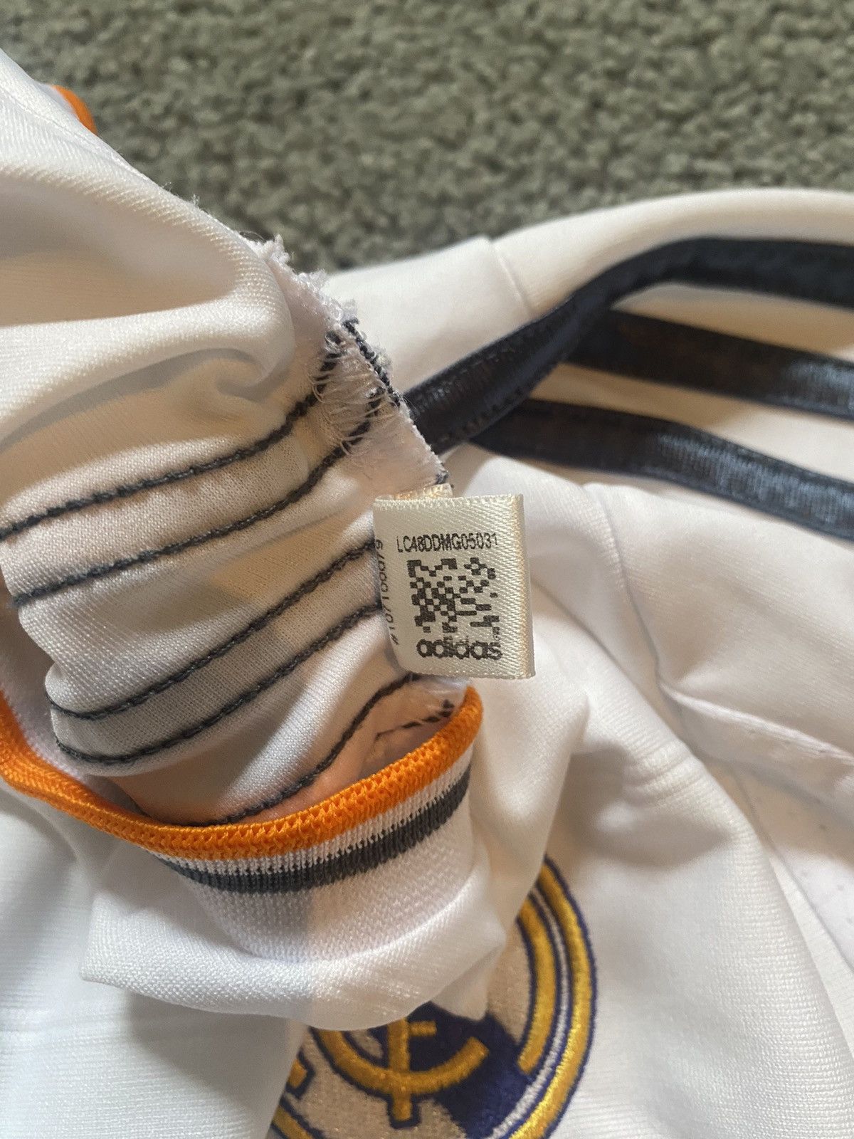 Vintage Vintage Real Madrid Ozil Player Jersey Size US M / EU 48-50 / 2 - 6 Thumbnail