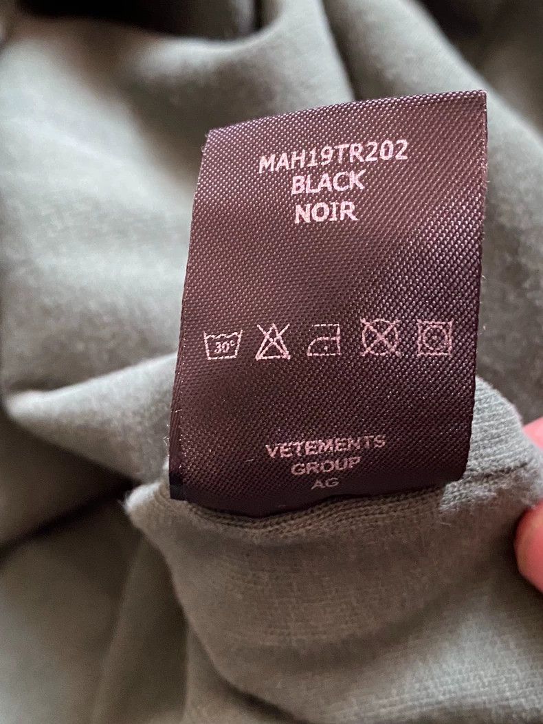 Vetements Vetements Embroidered Logo Long Sleeve Hoodie with Thick F Size US S / EU 44-46 / 1 - 9 Thumbnail