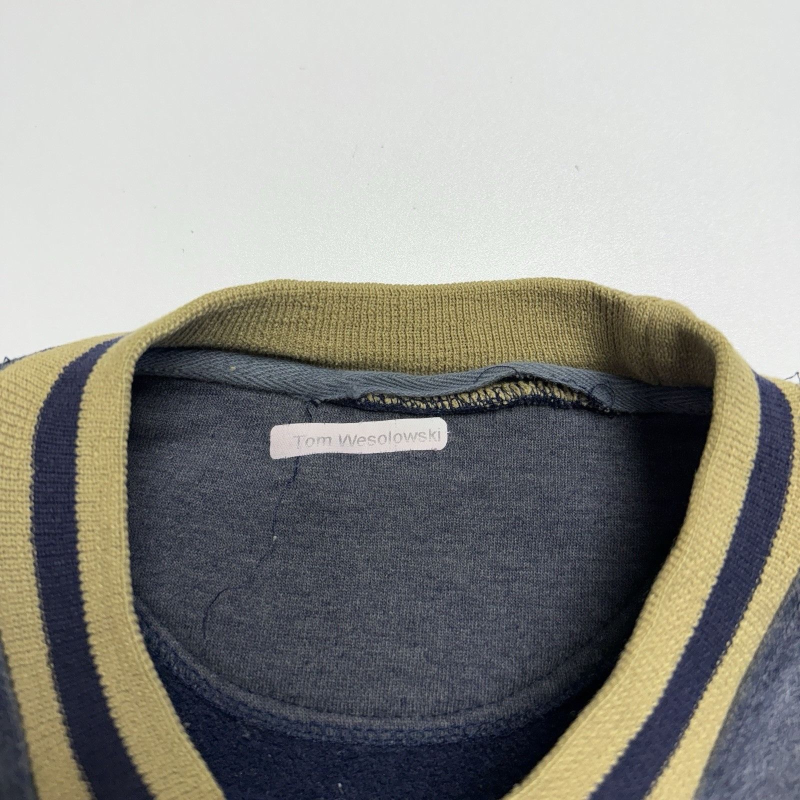 Vintage Vintage Notre Dame Sweatshirt Mens Large 24x27 Fighting Iris Size US L / EU 52-54 / 3 - 11 Thumbnail