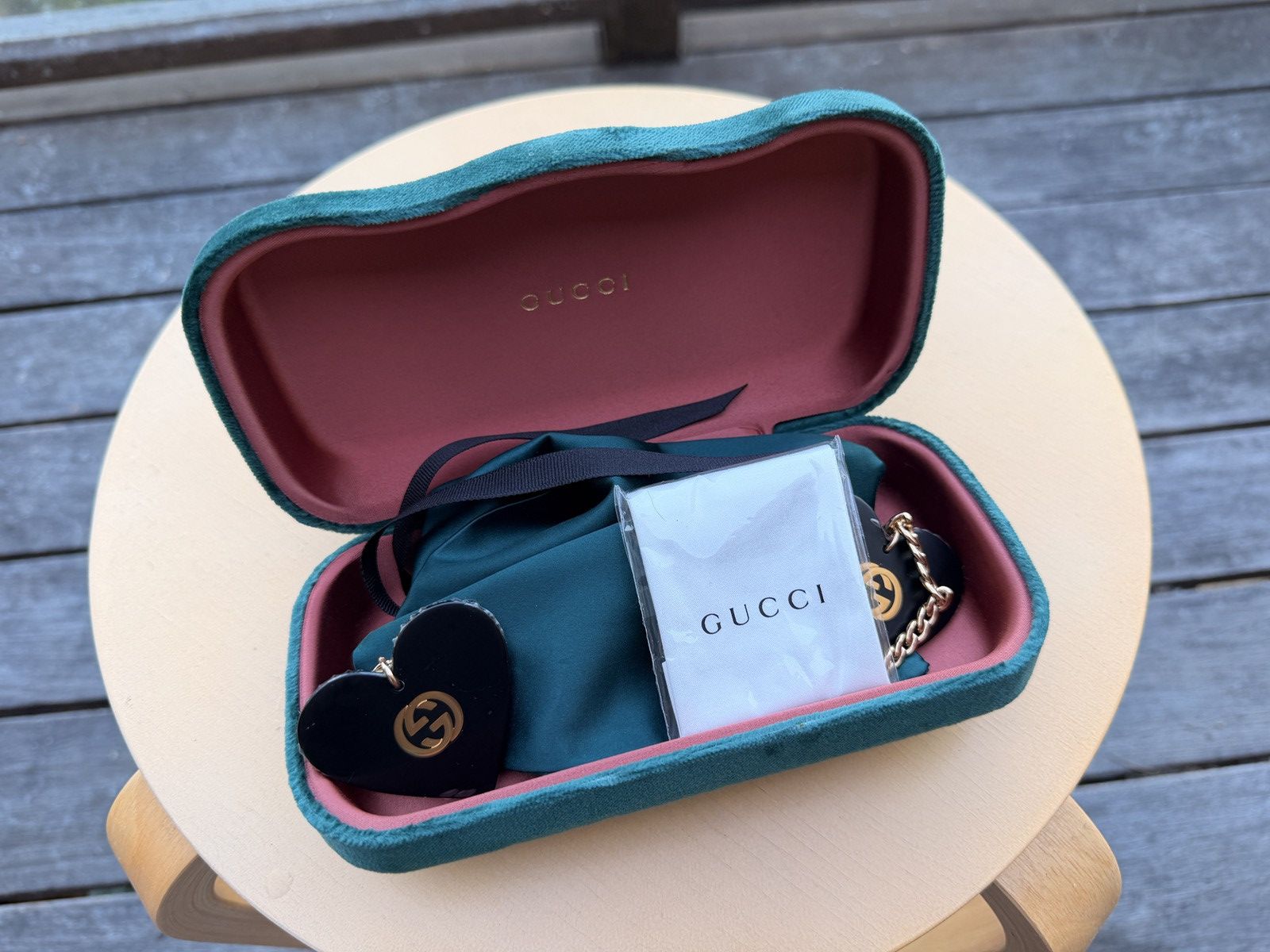 Gucci Gucci Gold Chain Cat Eye Sunglasses with Heart Charms Size ONE SIZE - 5 Thumbnail