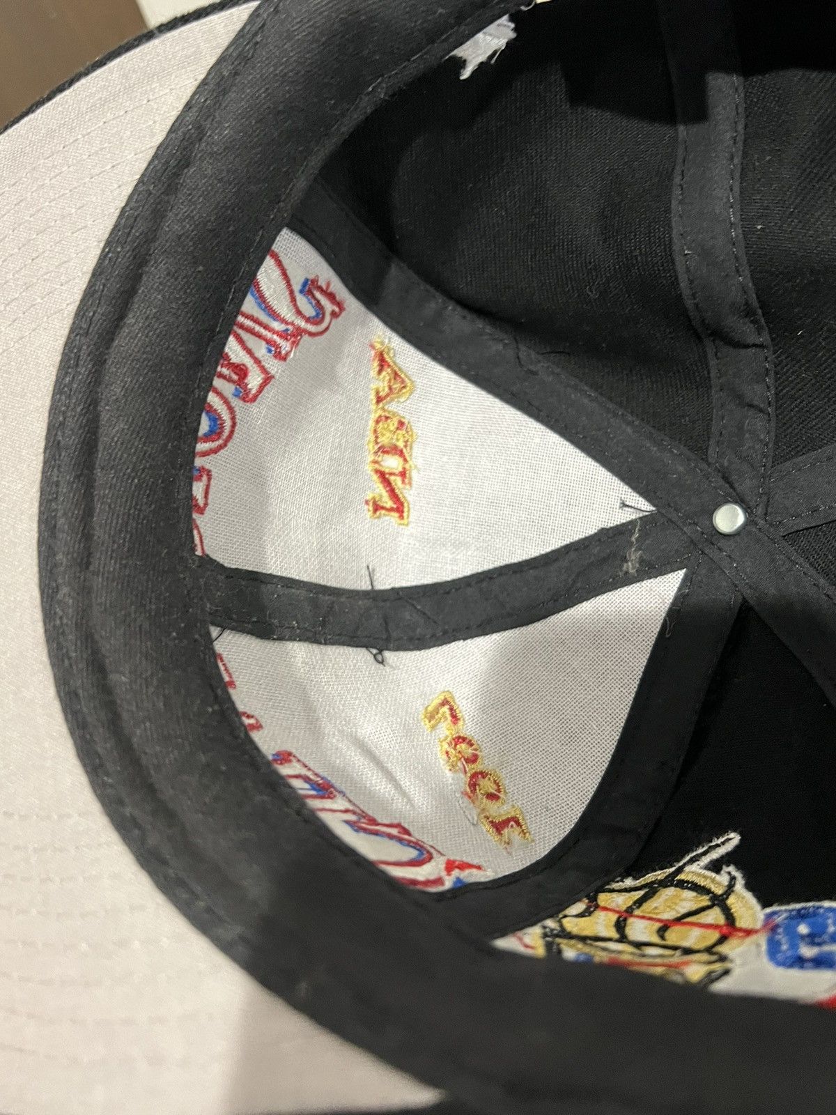 Logo Athletic × NBA × Vintage Vintage 1997 Chicago Bulls NBA Champions Logo Atheltics Hat Size ONE SIZE - 7 Thumbnail