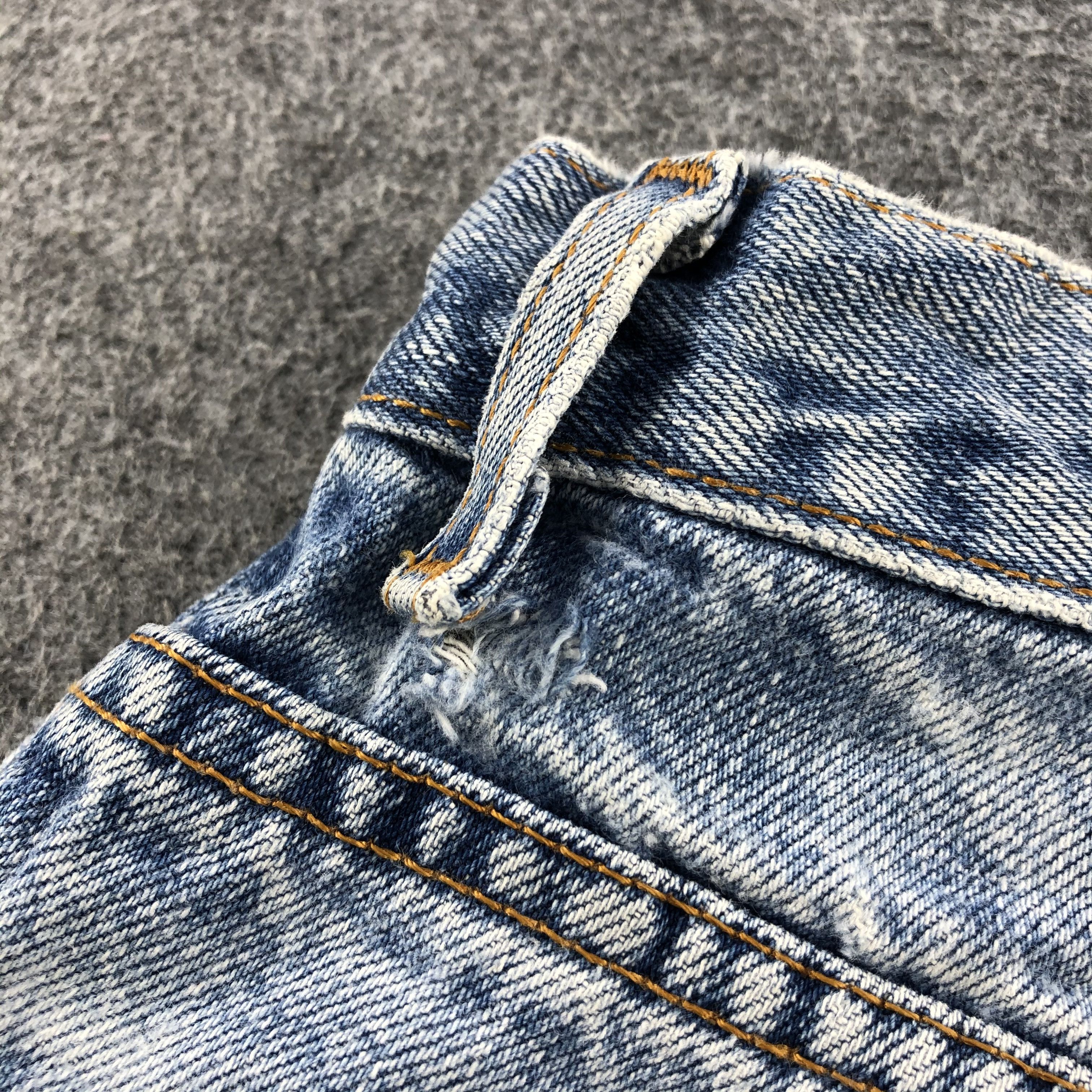 Levi's Vintage 90s Light Wash Levis 560 Jeans-JM1023 Size US 33 - 7 Thumbnail