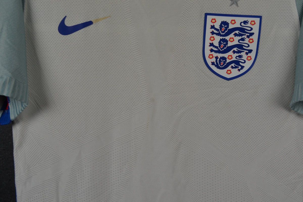 Nike England 2016 2018 World cup player issue Nike soccer jersey Size US L / EU 52-54 / 3 - 7 Thumbnail
