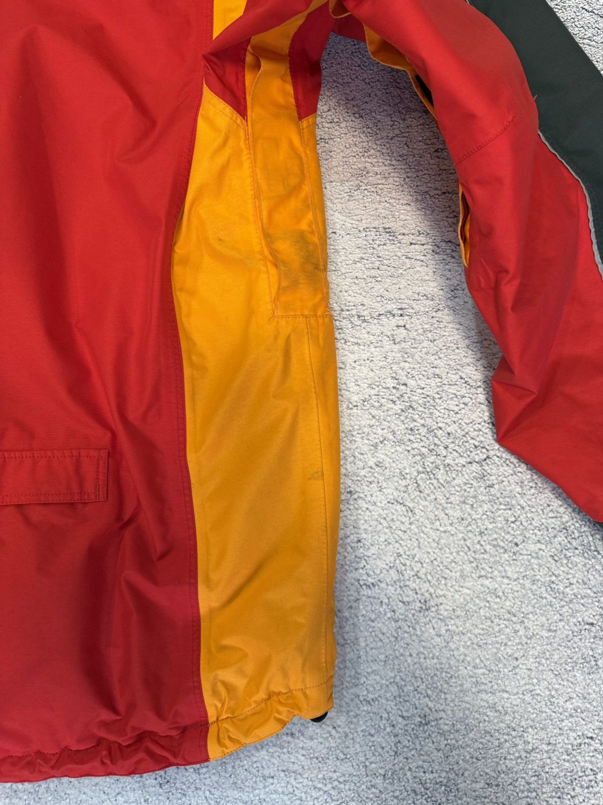 Peak Performance Vintage Peak Performance Gore-Tex Jacket XL Hooded Outdoor Size US XL / EU 56 / 4 - 15 Thumbnail