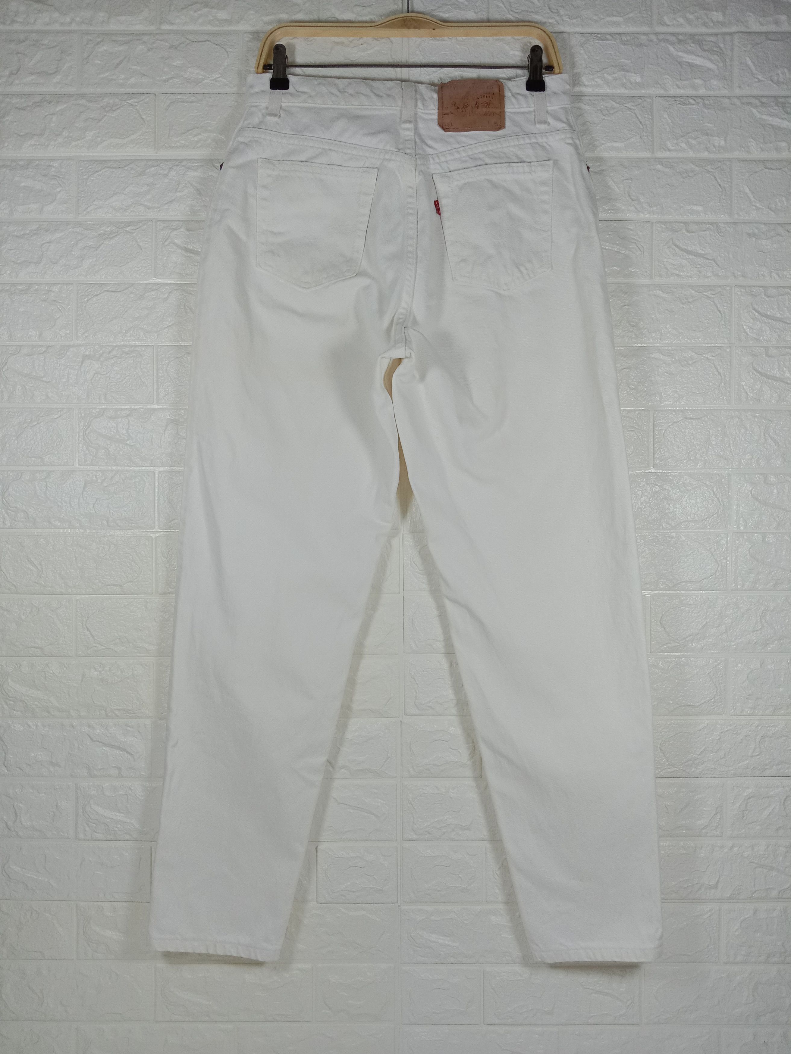 Vintage 90s Levi’s 551 Jeans Relaxed Fit White Denim