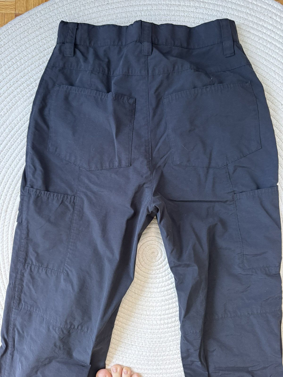 Alo Yoga Alo Cargo Pants mid rise size S Size 26" / US 2 / IT 38 - 3 Thumbnail