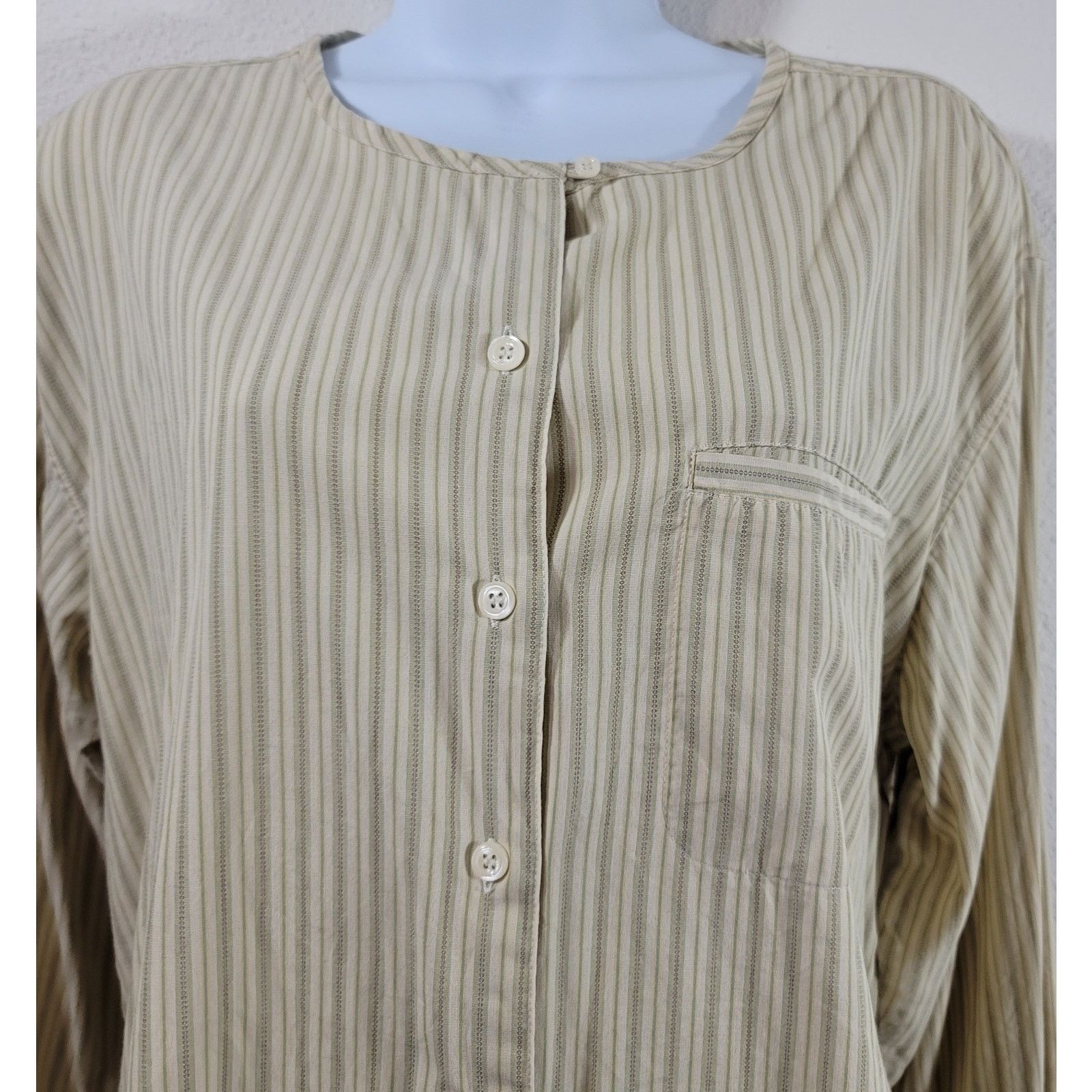 G.H. Bass & Co. G.H. Bass & Co Beige Pinstripe Button Up Top Large Size L / US 10 / IT 46 - 2 Thumbnail