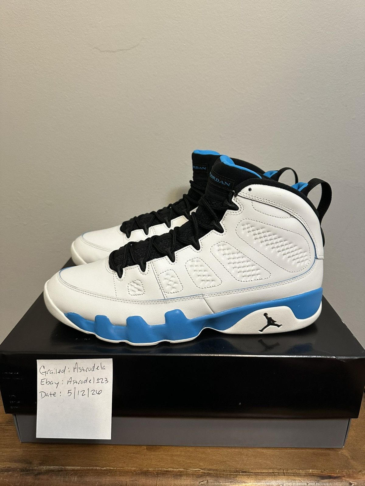 Jordan Brand Nike Air Jordan 9 Retro 2024 Powder Blue Size 13 Size US 13 / EU 46 - 2 Thumbnail