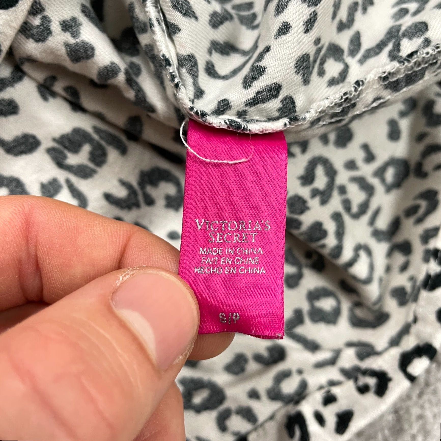 Victoria's Secret Victoria's Secret Women's Sleepwear Pajama Top Long Sleeve Leopard Animal Print Multicolor Small官 Size S / US 4 / IT 40 - 7 Thumbnail