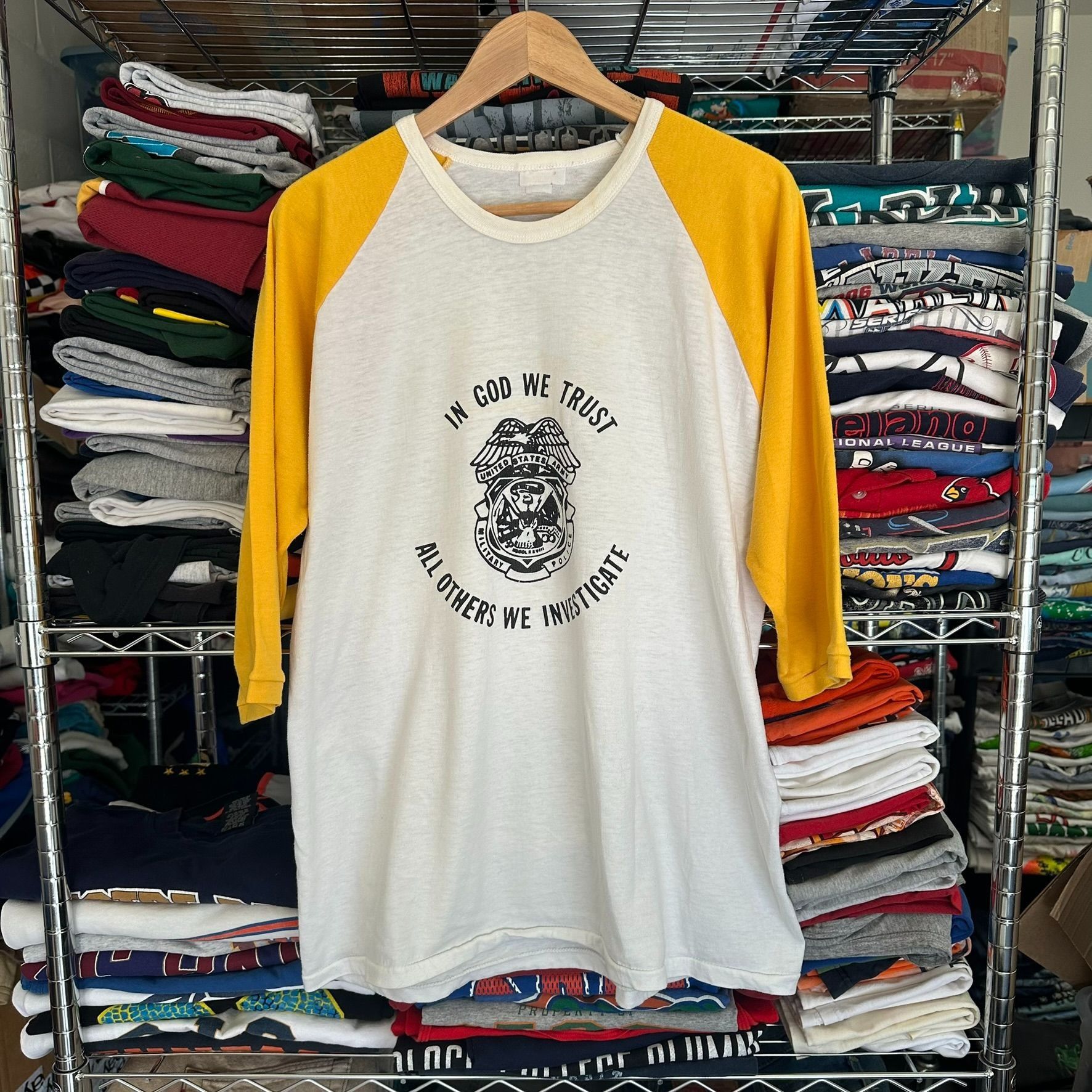 Vintage Vintage US Army Military Police Badge Raglan T-Shirt Single Size US L / EU 52-54 / 3 - 2 Thumbnail