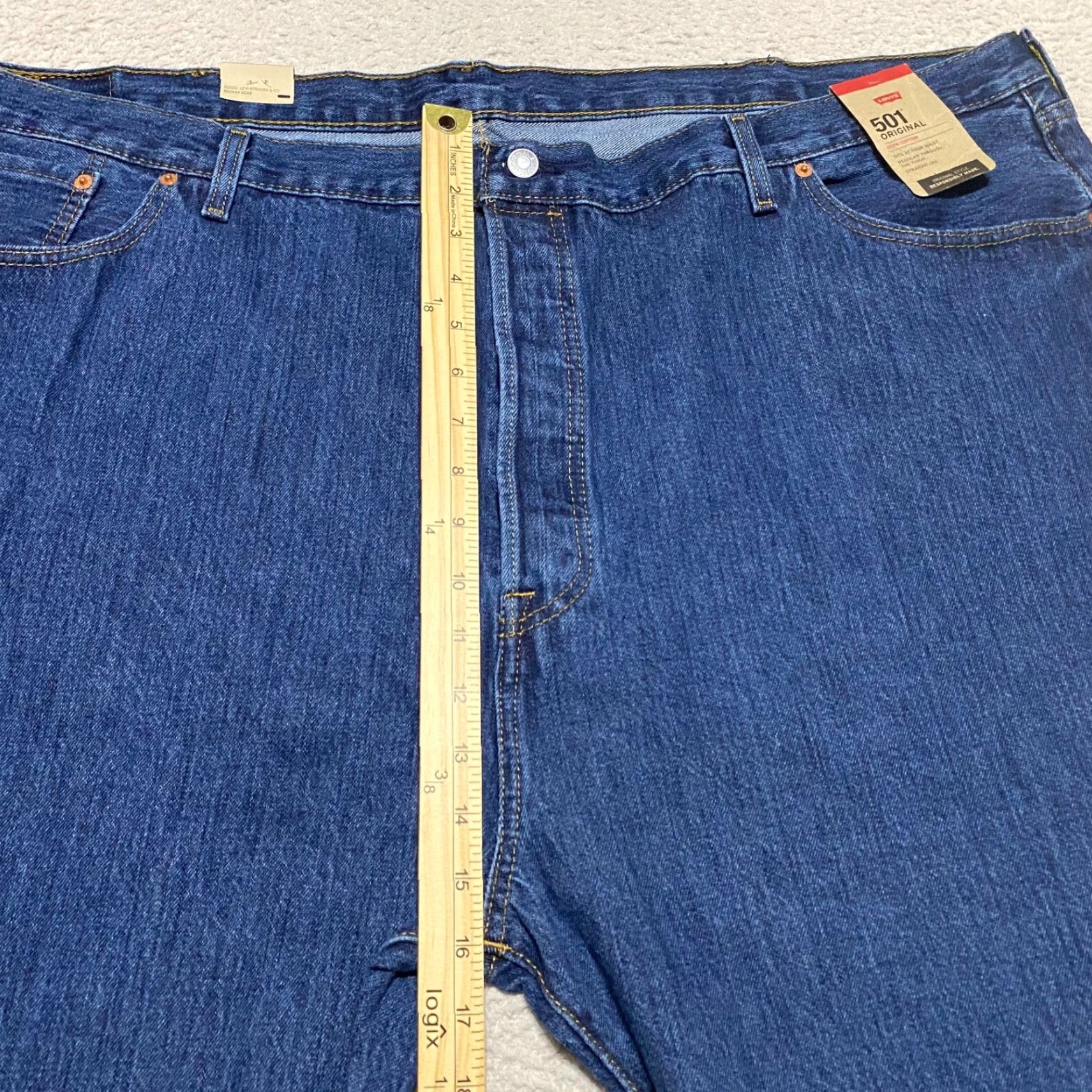 Levi's NWT Levi's 501 Mens Jeans 52x30 Blue Denim Dark Wash Classic Fit Jeans Men's Straight 5-Pocket Design Inseam 28 in Size US 34 / EU 50 - 4 Thumbnail