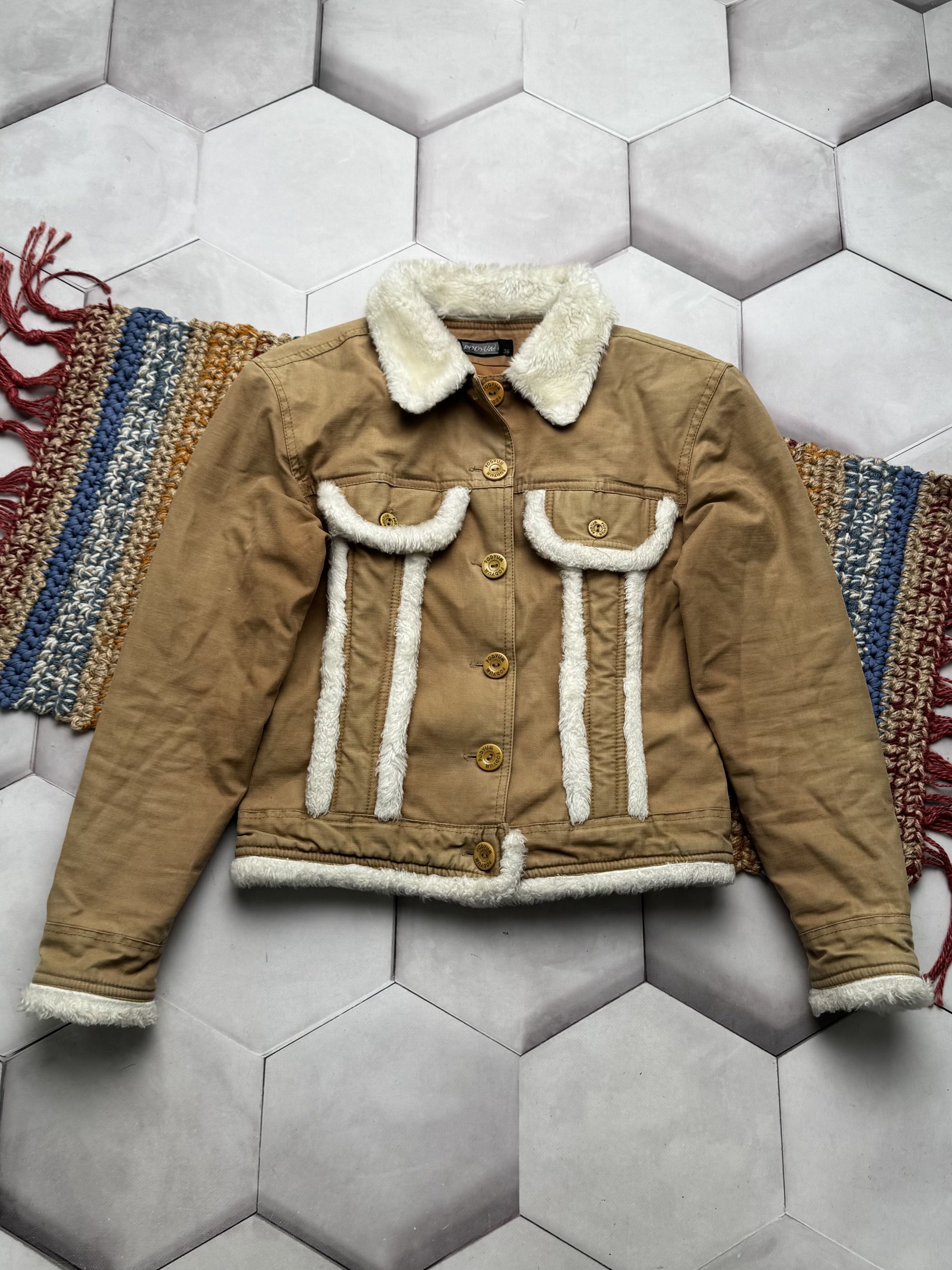 Vintage Vintage Tan Jacket Faux Fur Lined Coat Y2K Button (E4) Size M / US 6-8 / IT 42-44 - 1 Thumbnail