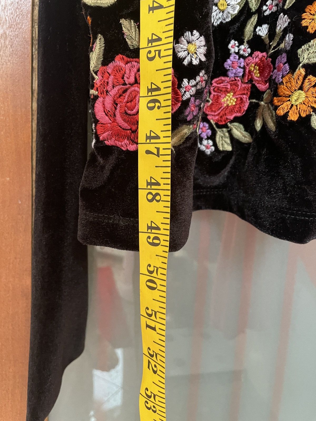 Asos ASOS Black Velvet Floral Embroidered Midi Tea Dress Size M / US 6-8 / IT 42-44 - 8 Thumbnail