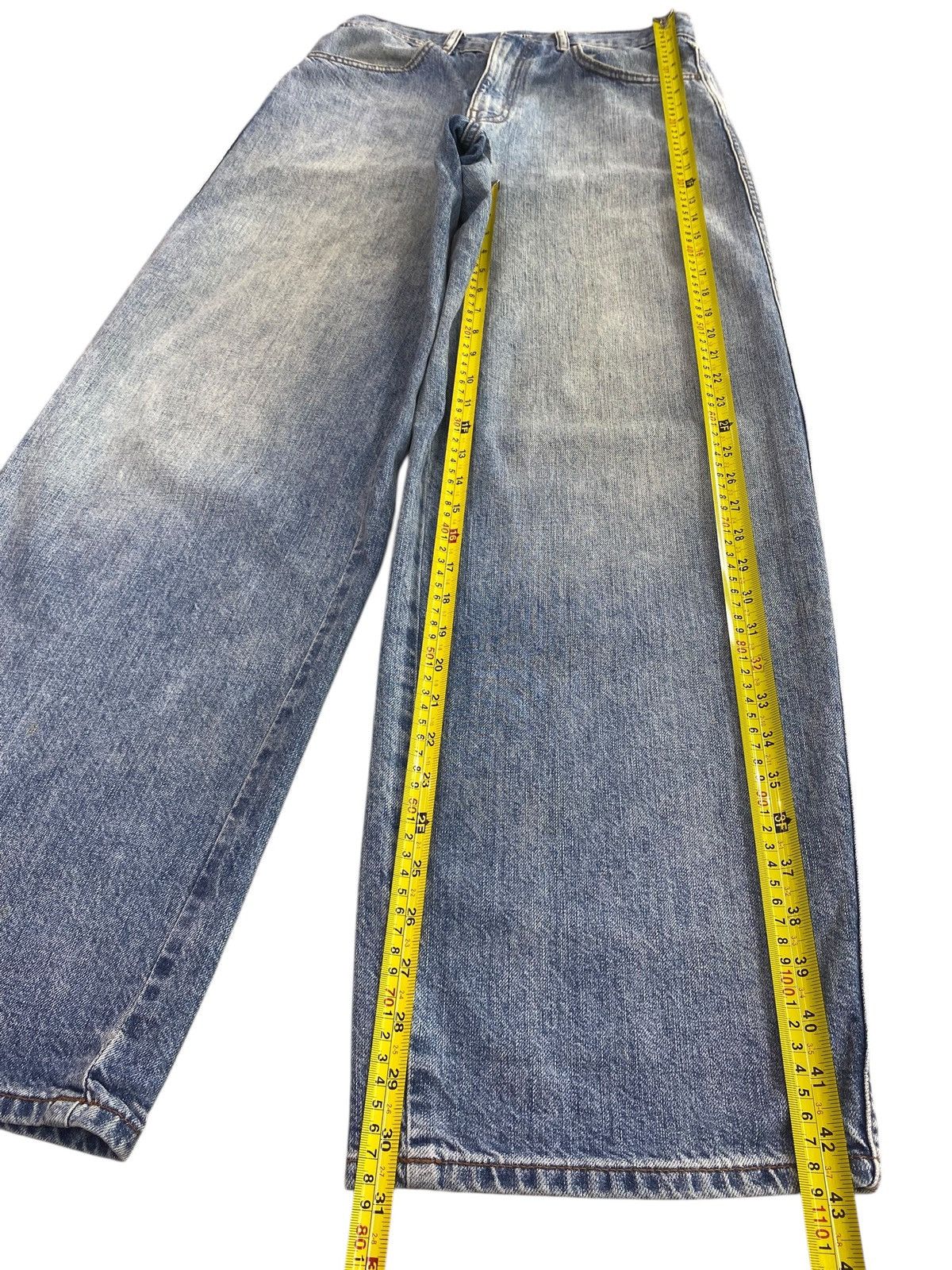 Uniqlo Uniqlo Faded Blue Wash Style Baggy Jeans Size US 30 / EU 46 - 8 Thumbnail