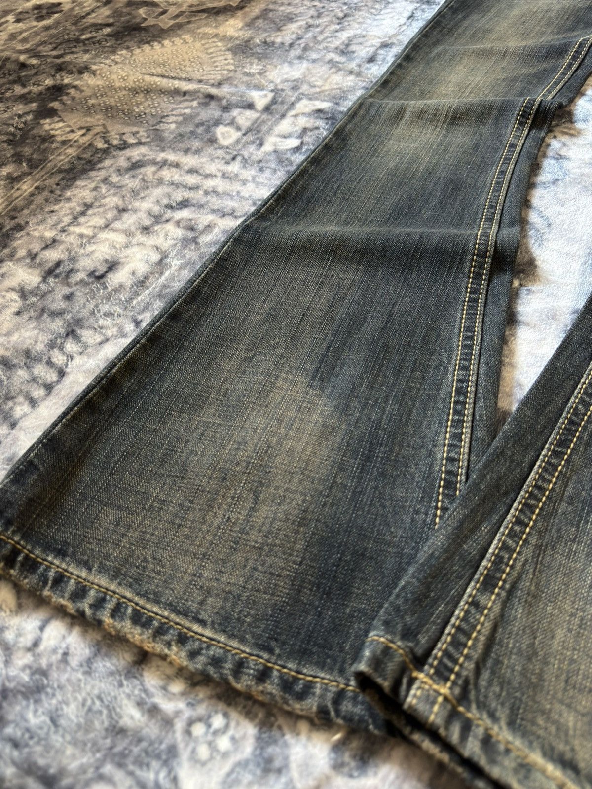Tornado Mart Cecil McBee Mud Wash Studded Tribal Flare Jeans Size US 27 - 9 Thumbnail