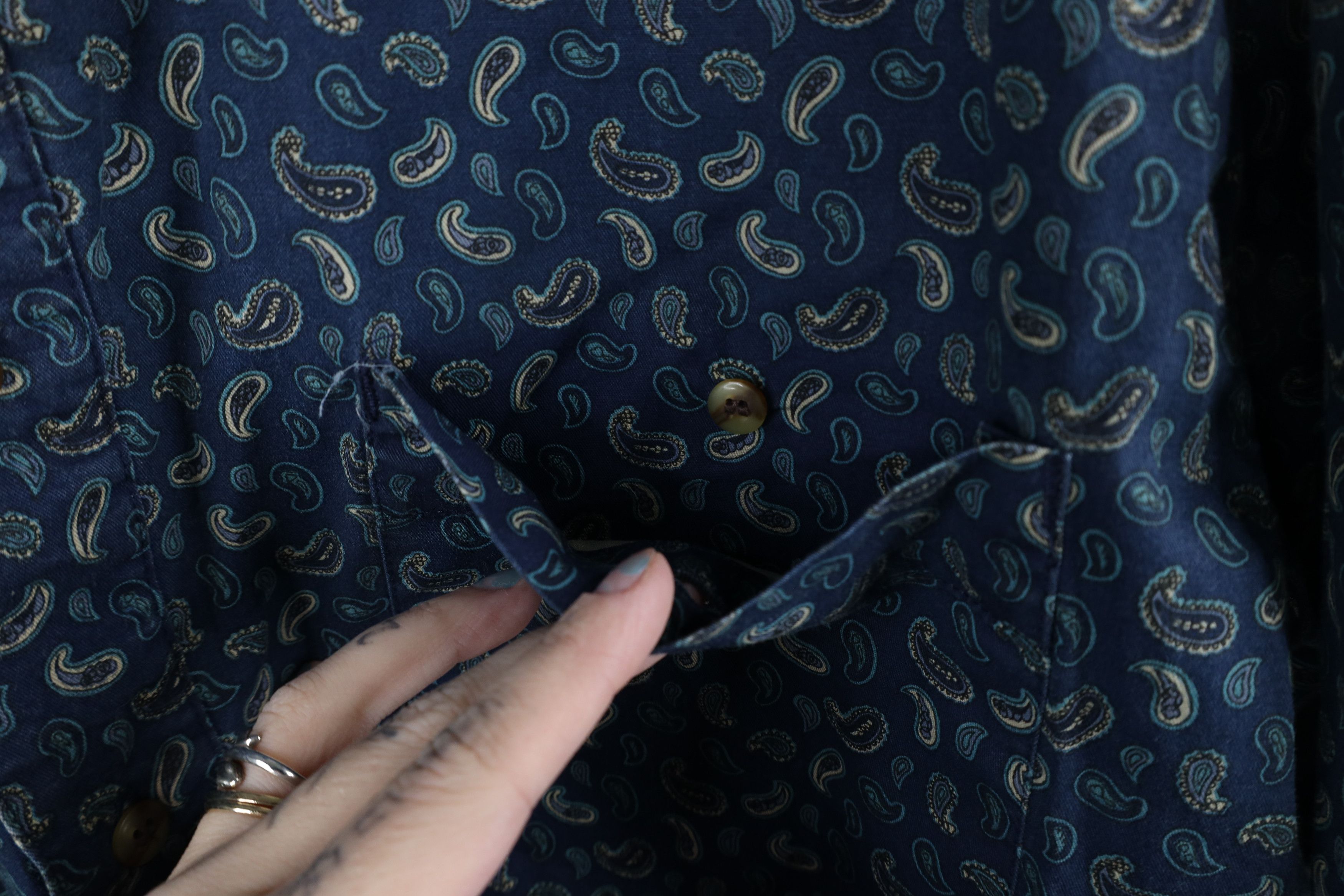 Vintage Vintage 90s Streetwear All Over Print Button Down Shirt Size US L / EU 52-54 / 3 - 4 Thumbnail