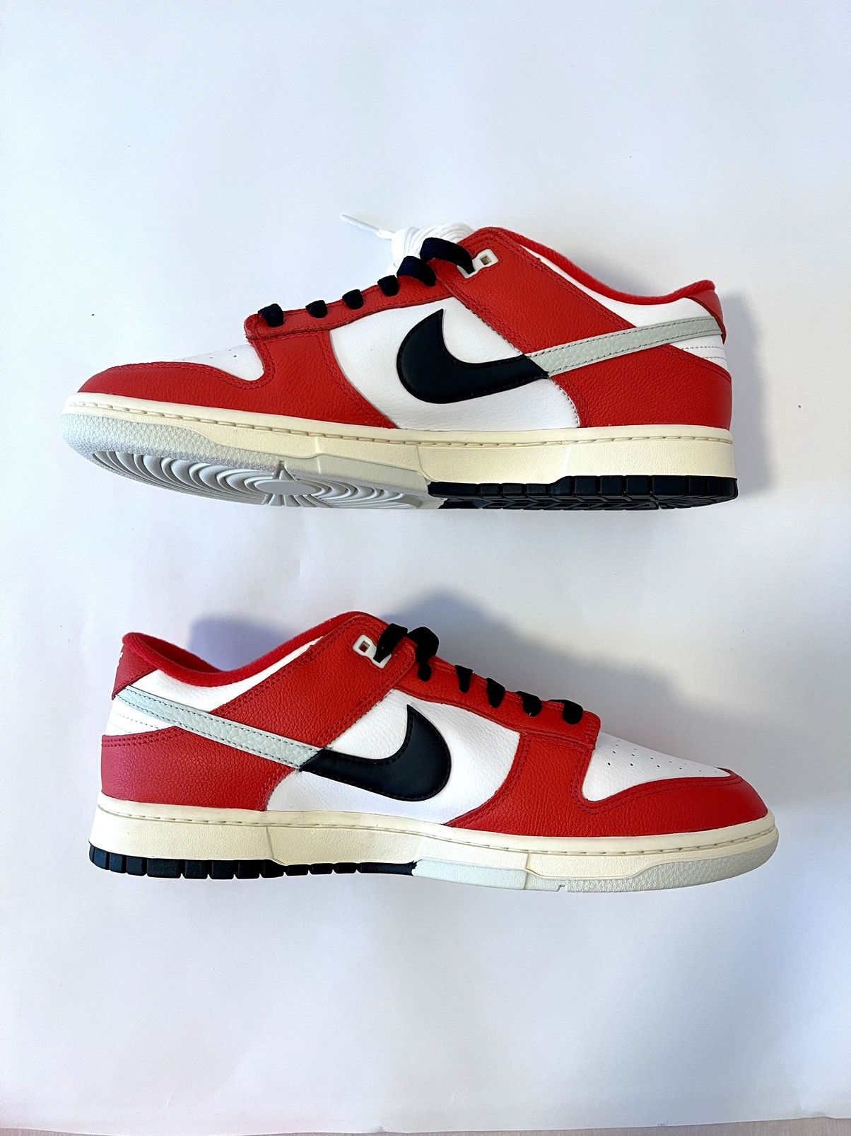 Nike NIKE DUNK LOW CHICAGO SPLIT Size US 11 / EU 44 - 3 Thumbnail