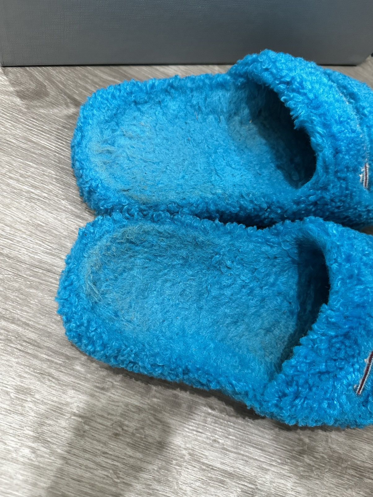 Balenciaga Balenciaga Furry Campaign Slides Cyan / Blue Size US 7.5 / EU 40-41 - 7 Thumbnail