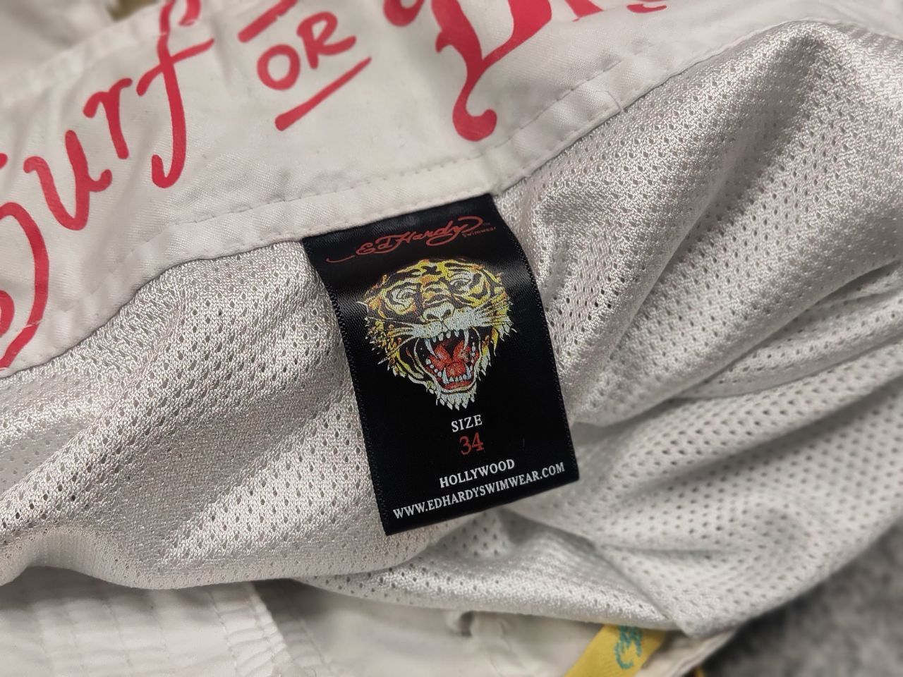 Ed Hardy Vintage Ed Hardy Los Angeles Tattoo Casual Shorts Y2K Style Size US 34 / EU 50 - 16 Thumbnail