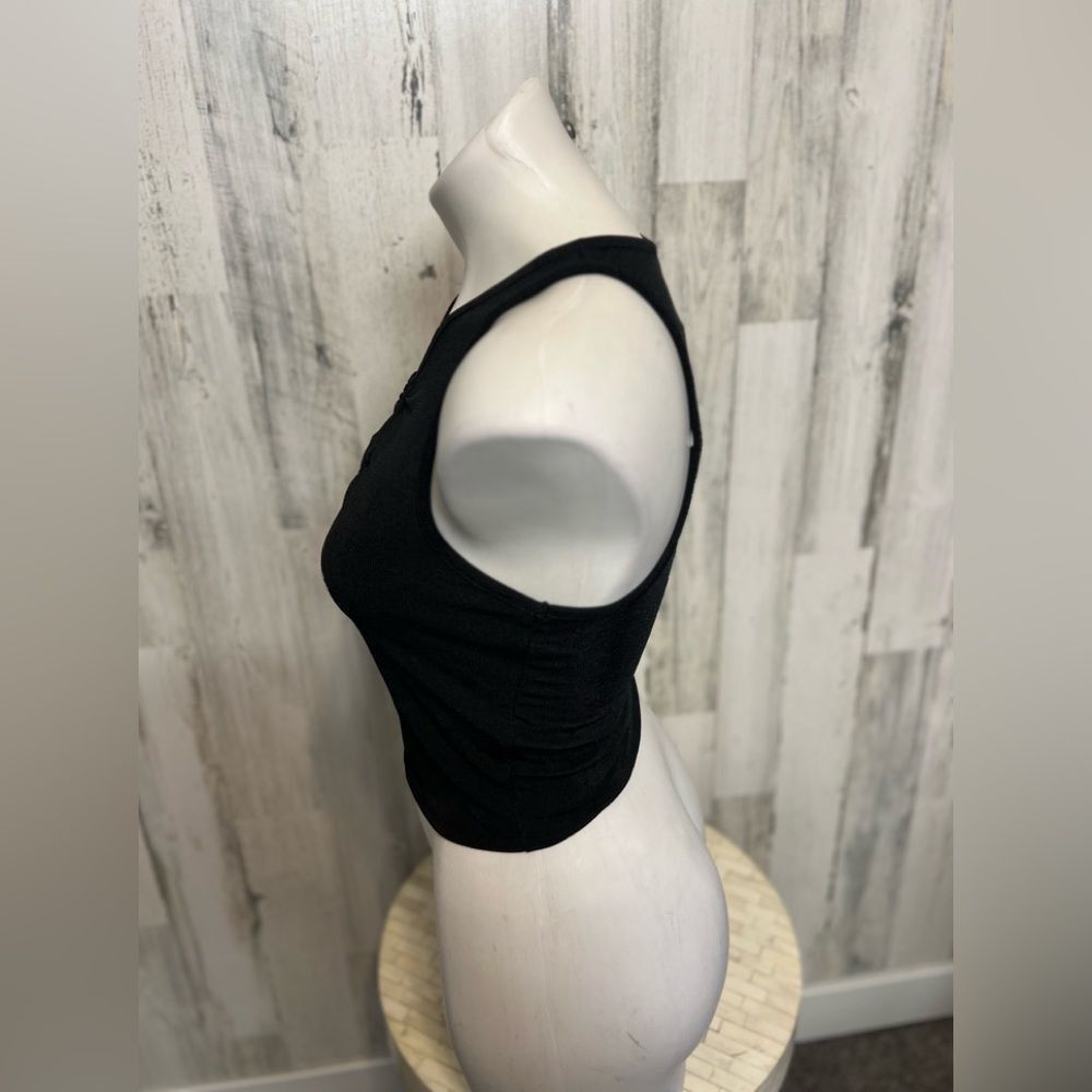 Forever 21 Forever 21 Black Cutout Sleeveless Crop Top Size Small Stret Size S / US 4 / IT 40 - 6 Thumbnail