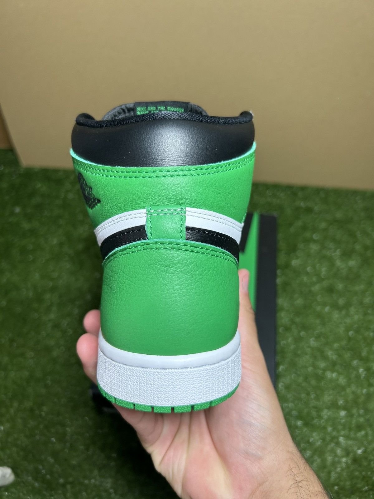 Jordan Brand Jordan 1 Lucky Green Size US 8 / EU 41 - 3 Thumbnail