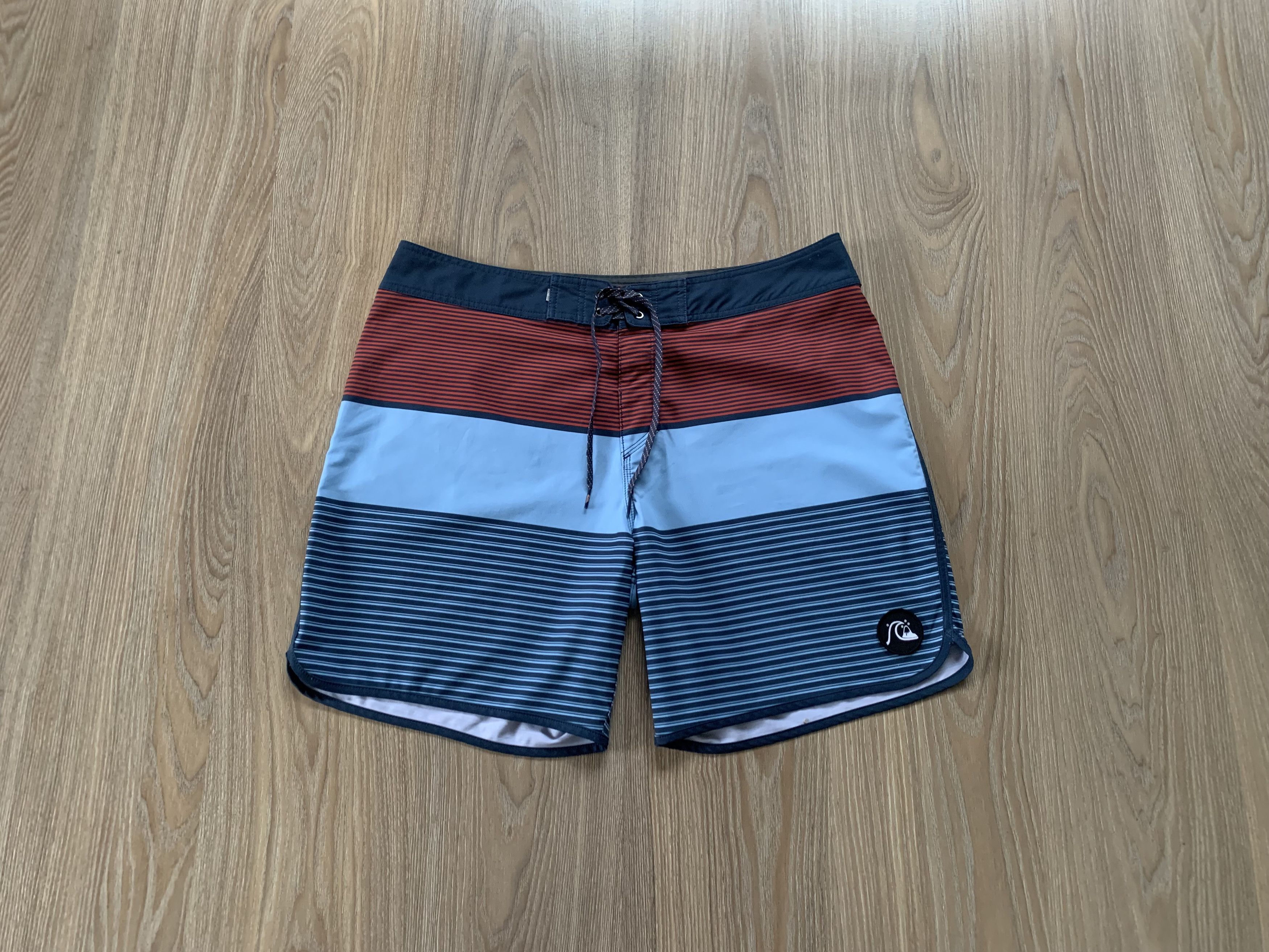 Quicksilver Quicksilver Beach Swim Shorts Size US 34 / EU 50 - 1 Thumbnail